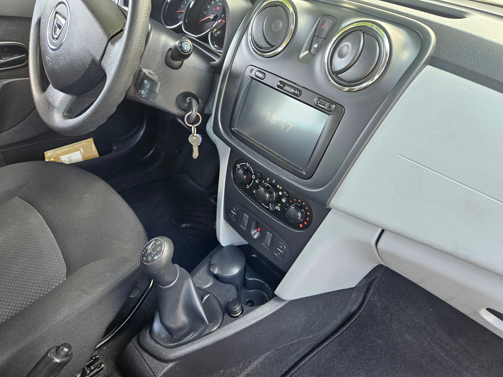 DACIA Logan MCV 0.9 Lauréate-image-13