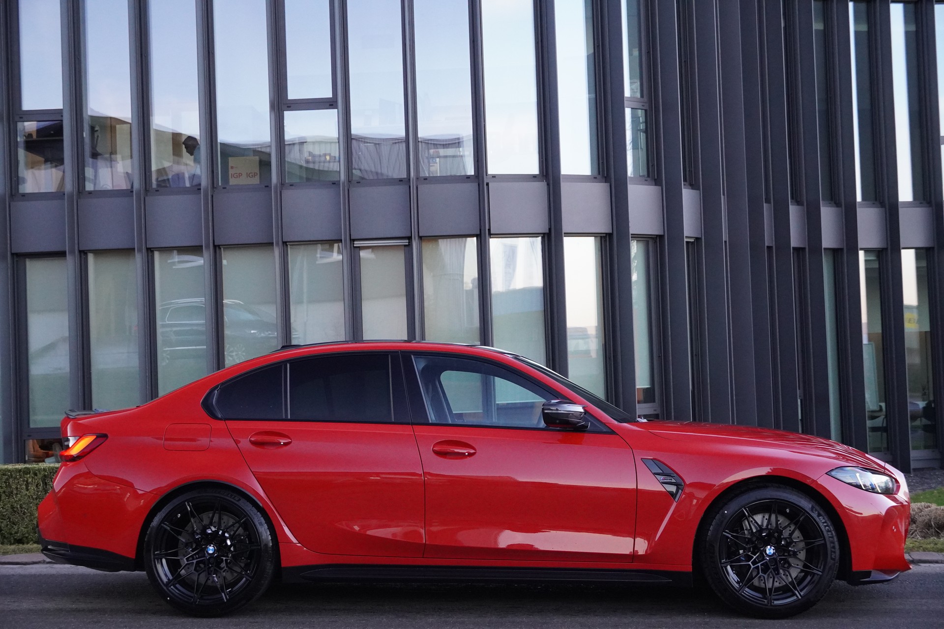 BMW M3 Competition M xDrive//M Carbon Schalensitze//M Carbon Exterieurpaket//-image-0