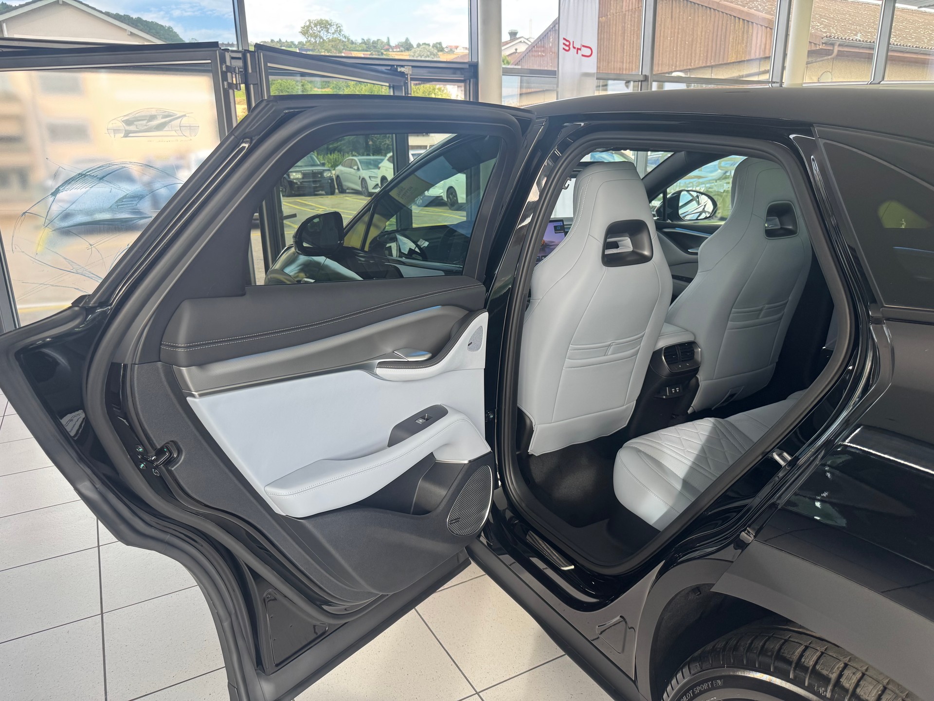 BYD Sealion 7 91,3 kWh Excellence AWD-image-25