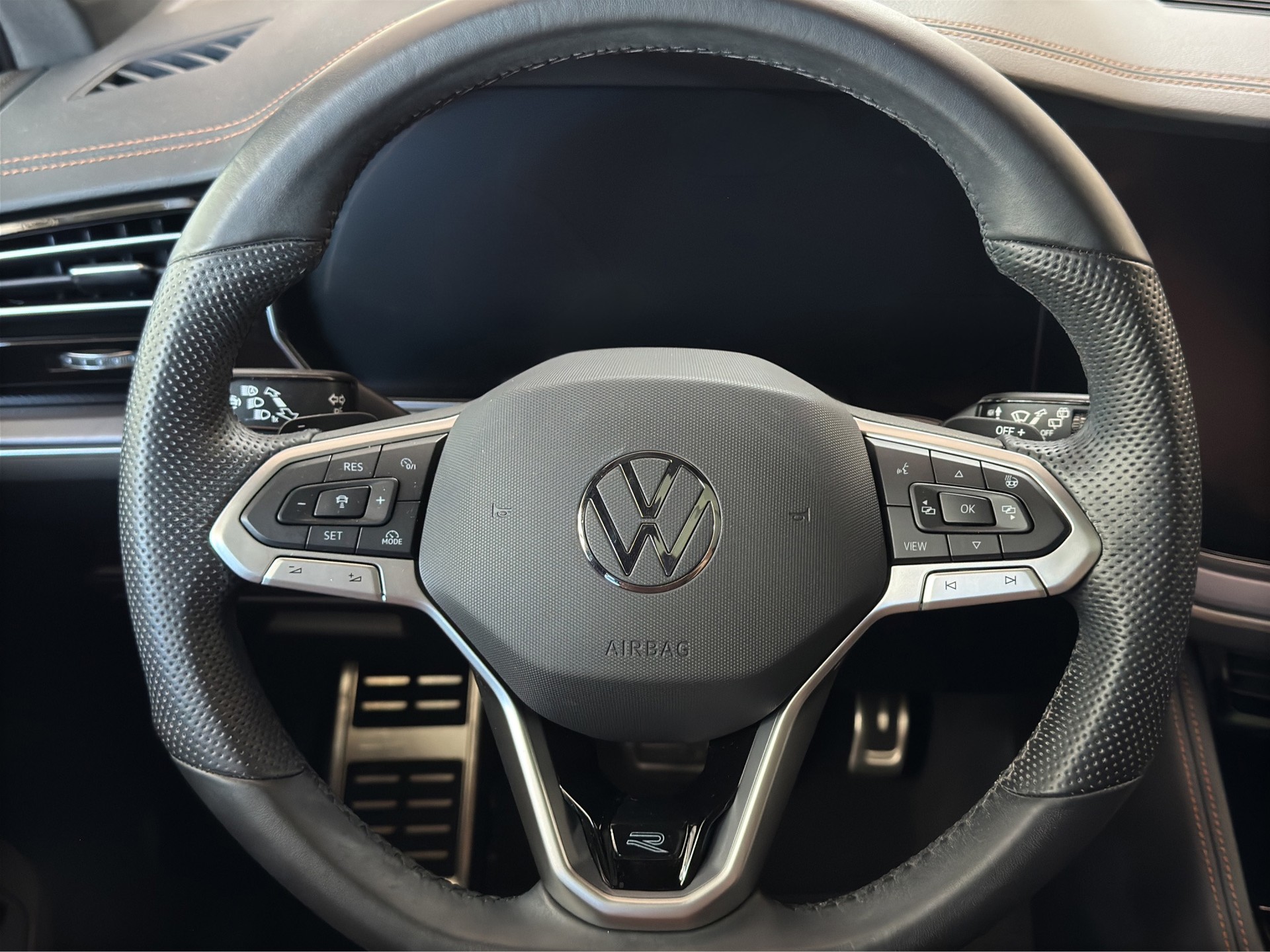 VW Touareg 3.0 TDI R-Line Tiptronic "5J.-Gar.-AHK-Luftfed.-Head Up-Pano-Standheizung"-image-13
