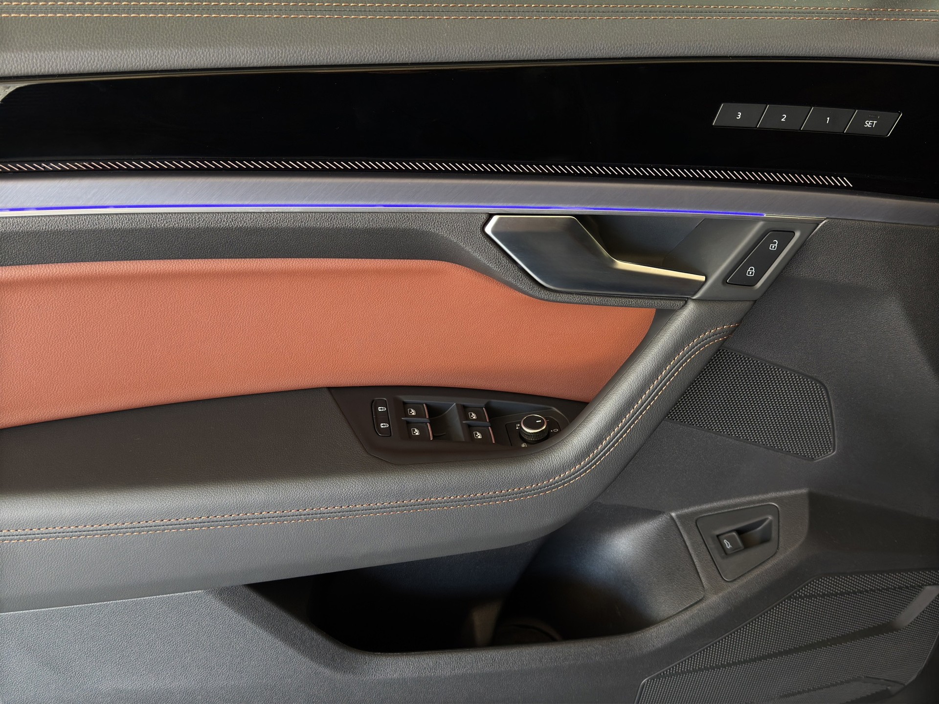 VW Touareg 3.0 TDI R-Line Tiptronic "5J.-Gar.-AHK-Luftfed.-Head Up-Pano-Standheizung"-image-9