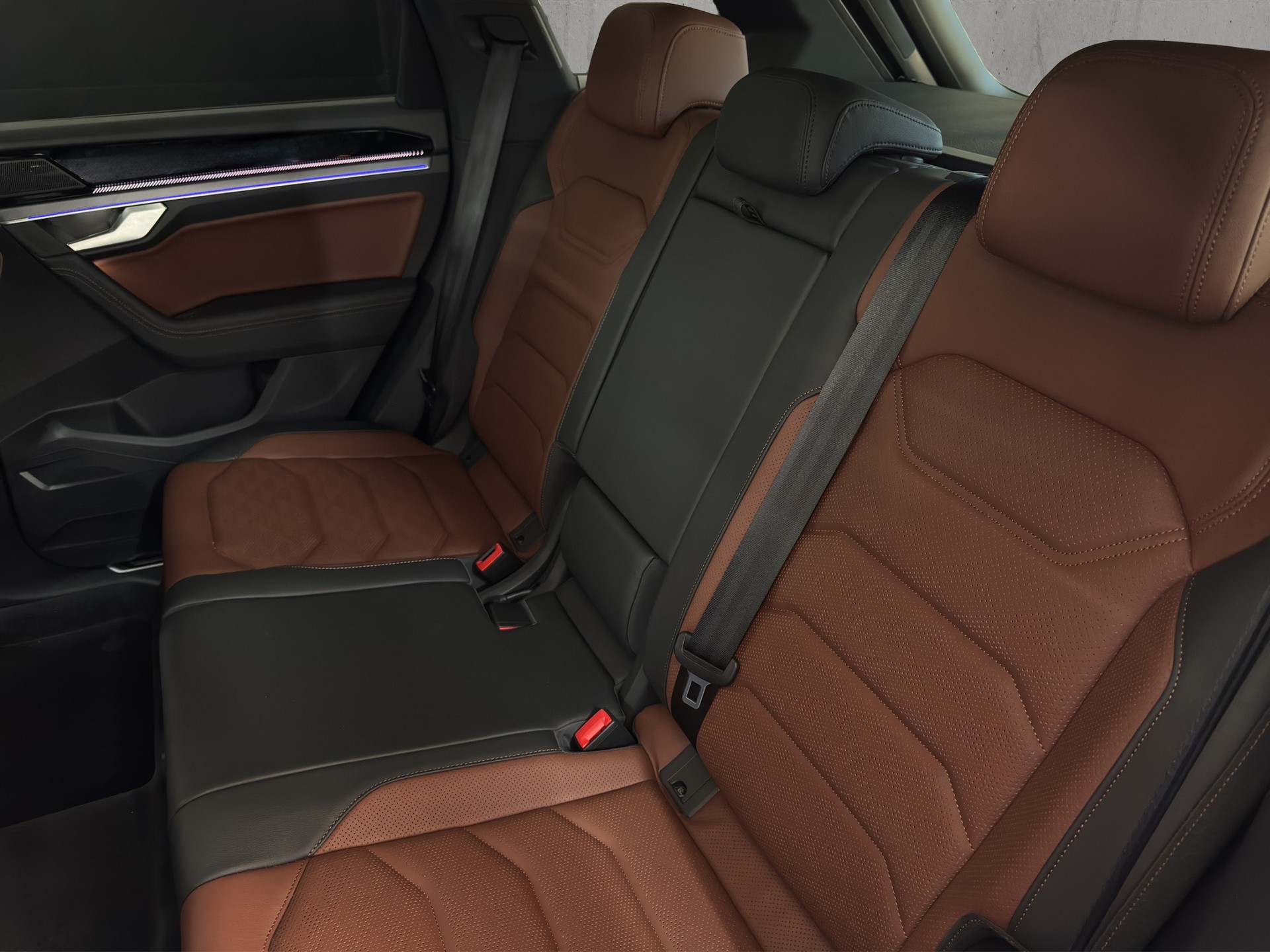 VW Touareg 3.0 TDI R-Line Tiptronic "5J.-Gar.-AHK-Luftfed.-Head Up-Pano-Standheizung"-image-10