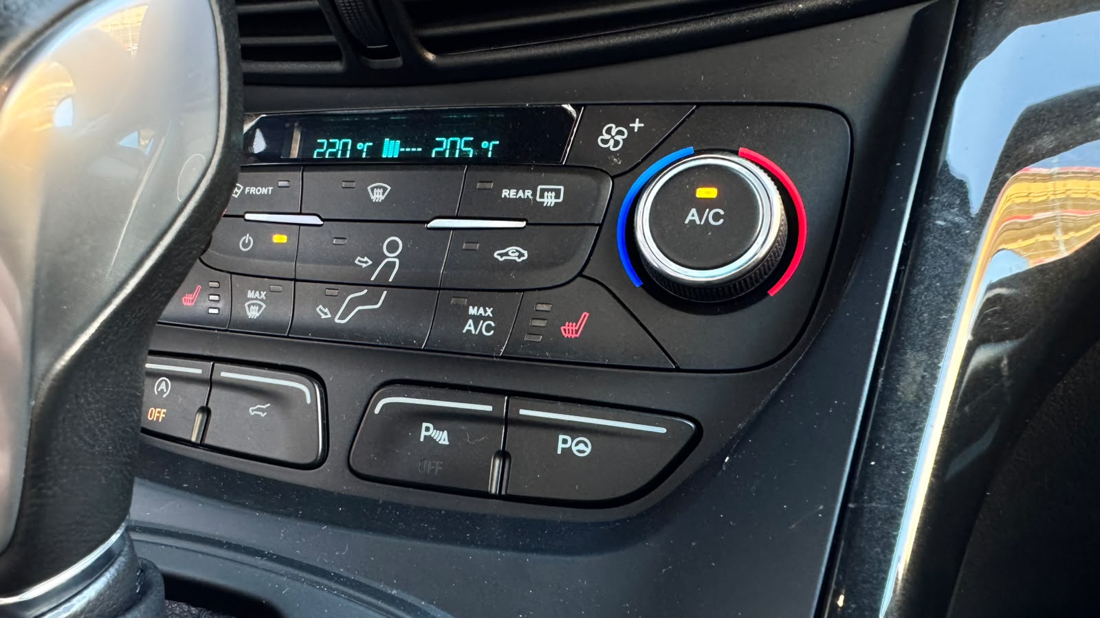 FORD Kuga 2.0 TDCi ST Line 4WD PowerShift-image-11