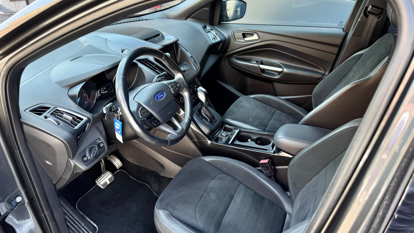 FORD Kuga 2.0 TDCi ST Line 4WD PowerShift-image-6