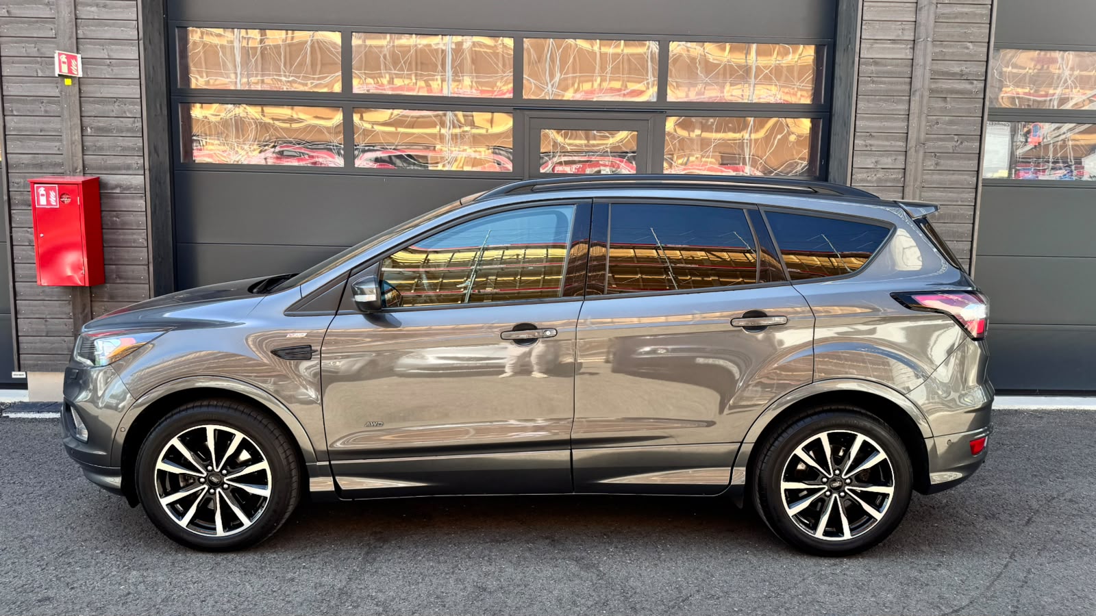 FORD Kuga 2.0 TDCi ST Line 4WD PowerShift-image-2