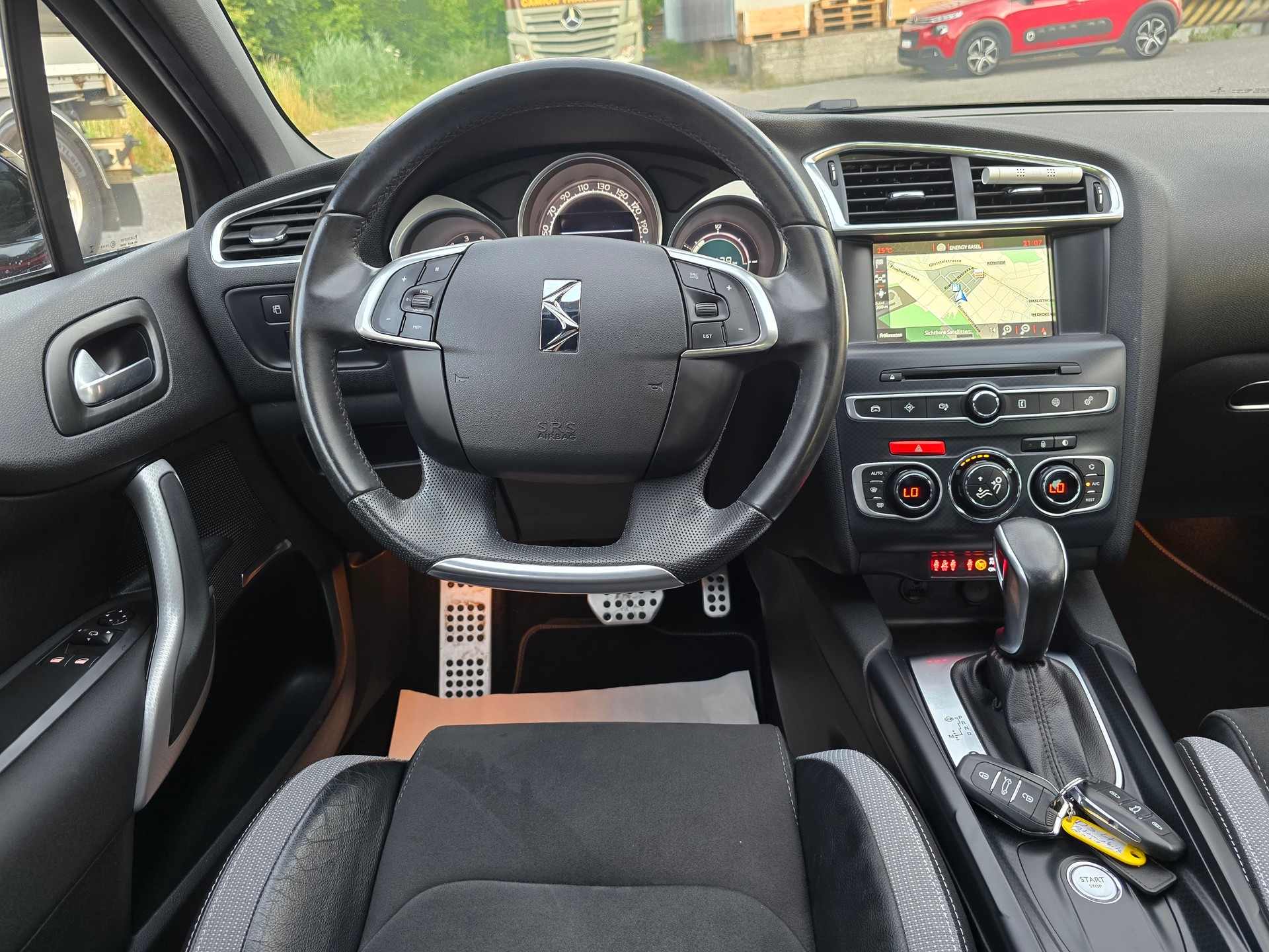 DS AUTOMOBILES DS 4 1.6 THP Sport Chic Automatic-image-16