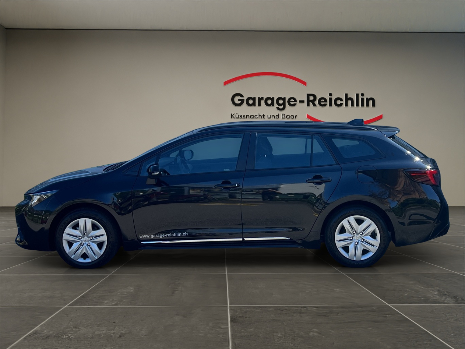 TOYOTA Corolla Touring Sports 1.8 HSD Active-image-1