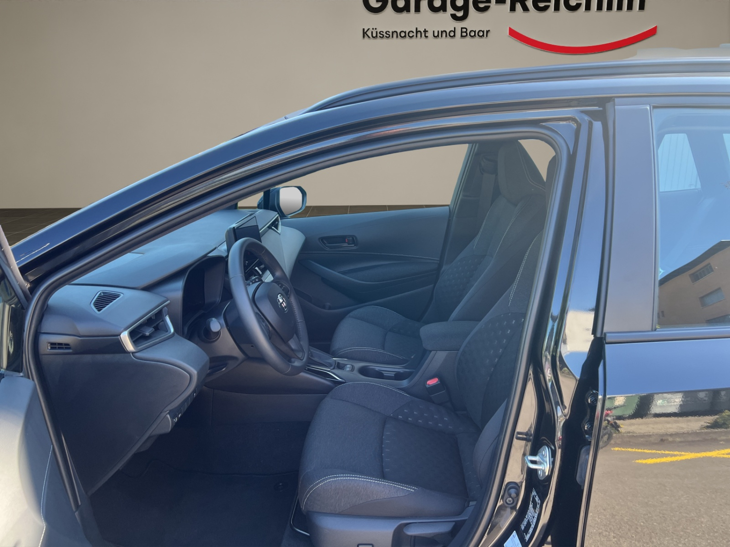 TOYOTA Corolla Touring Sports 1.8 HSD Active-image-8