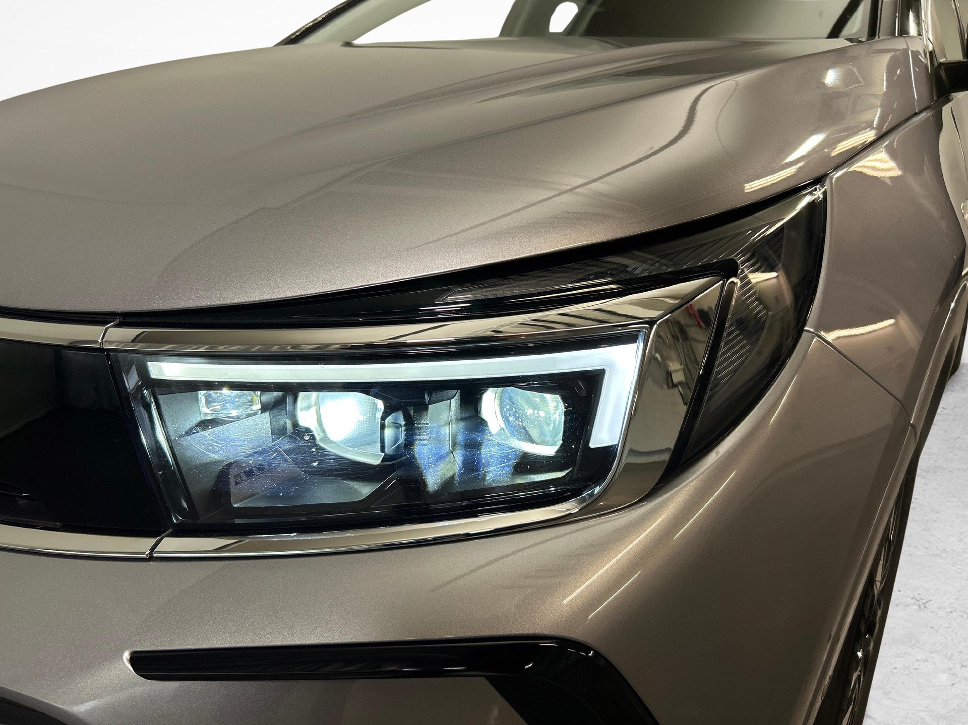 OPEL Grandland 1.6 T PHEV Elegance-image-15