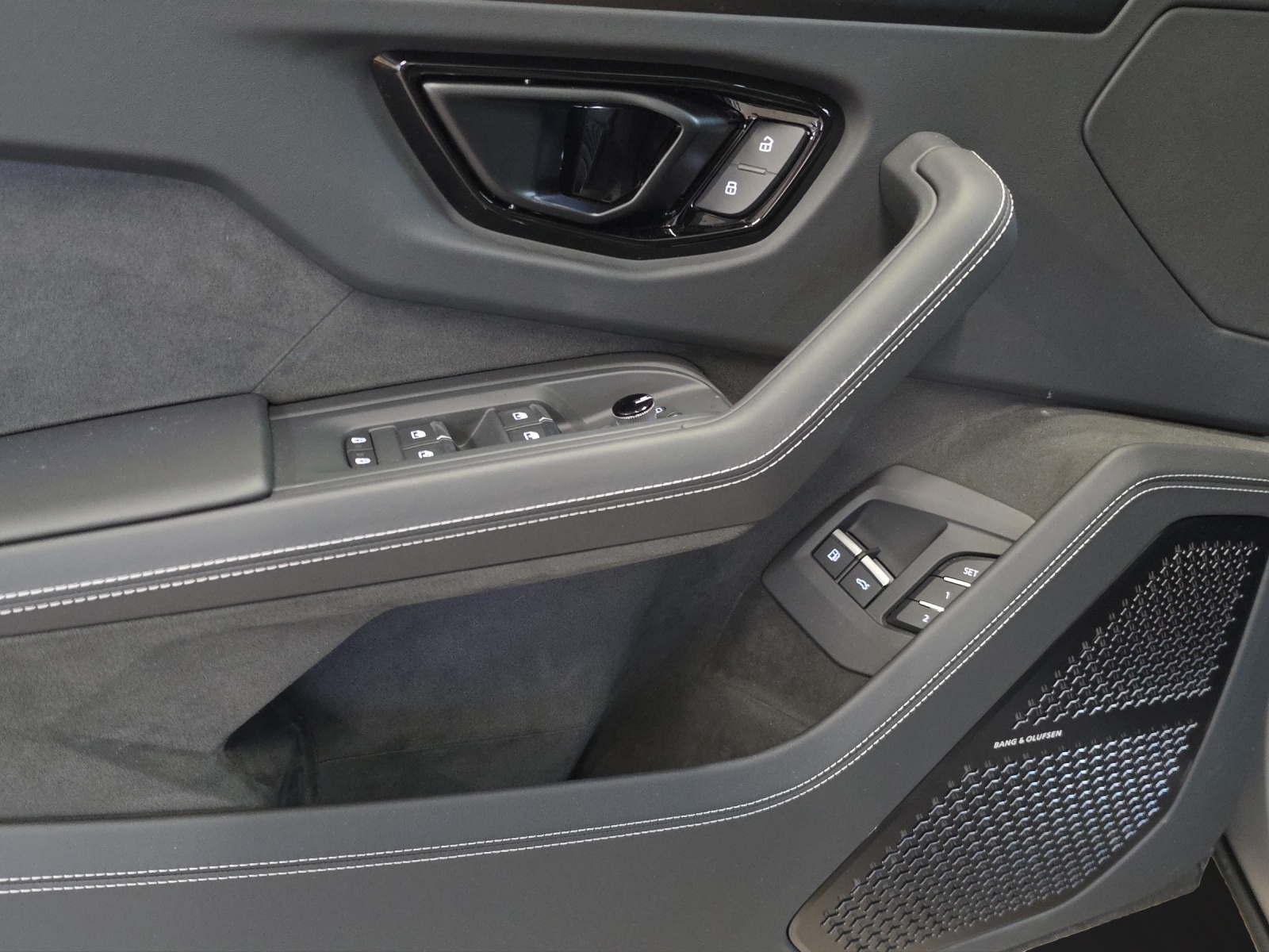 LAMBORGHINI Urus Performante-image-13