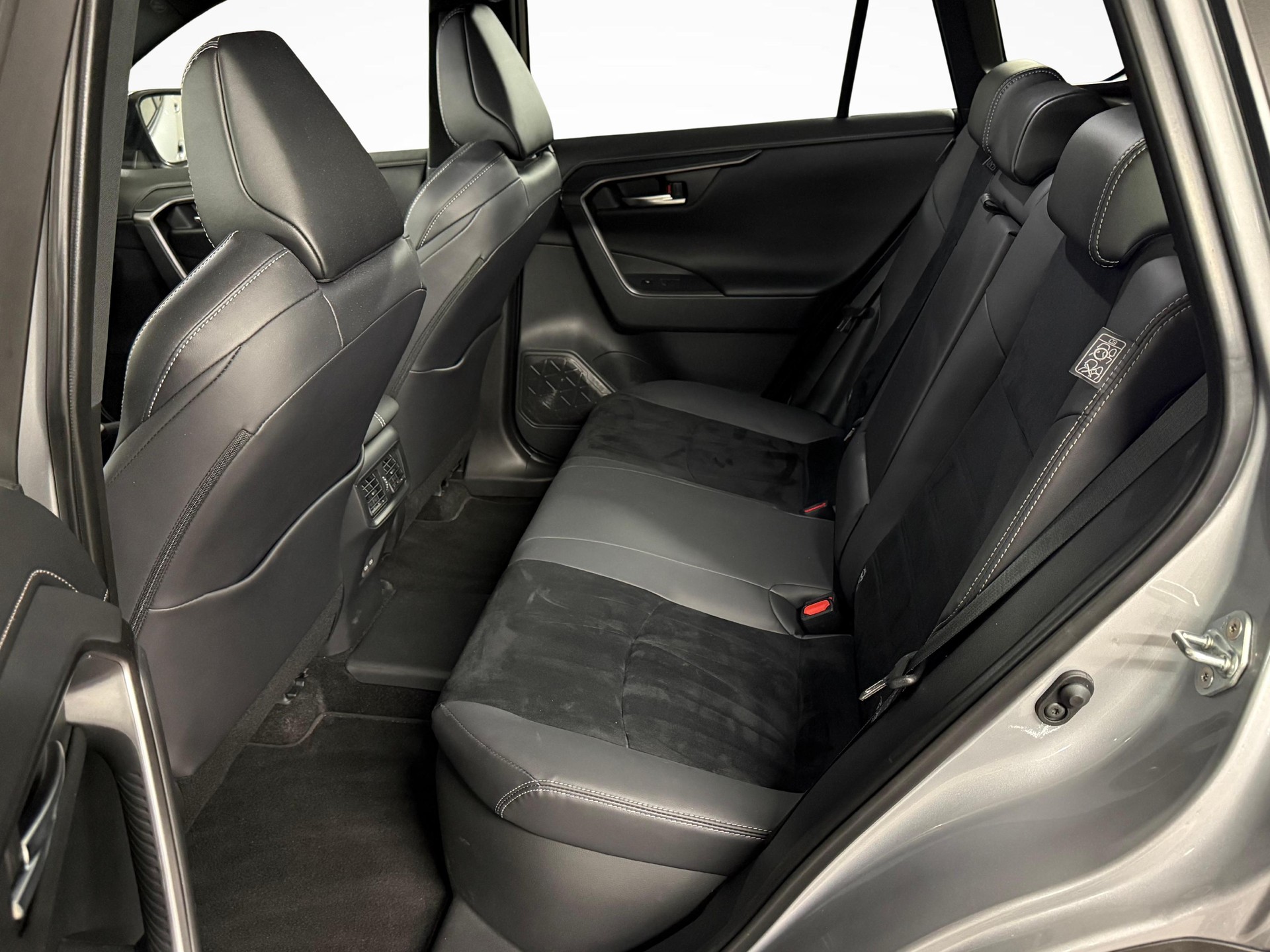 TOYOTA RAV4 2.5 Plug-In-Hybrid GR Sport-image-13