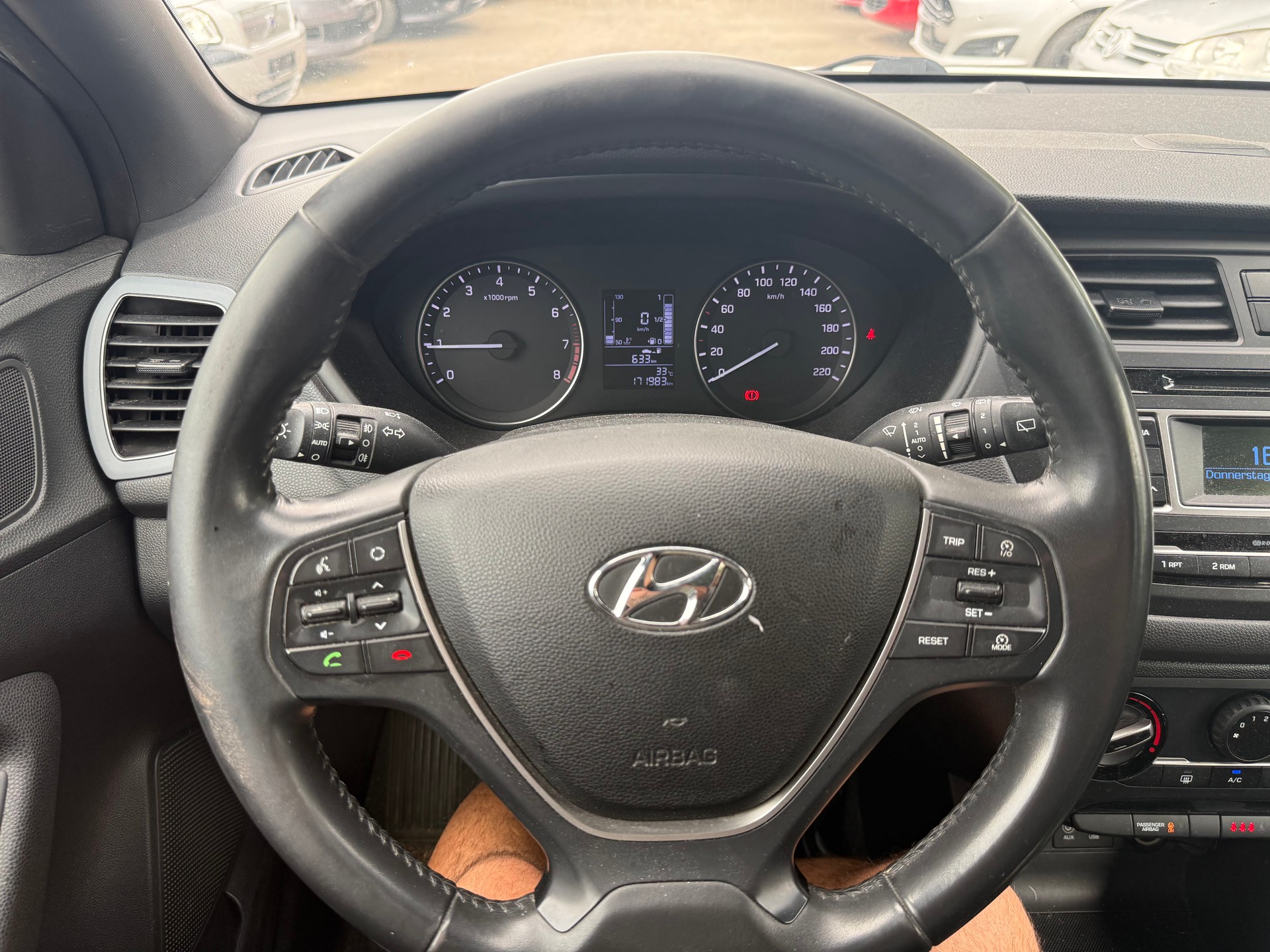 HYUNDAI i20 1.0 T-GDi Amplia-image-11