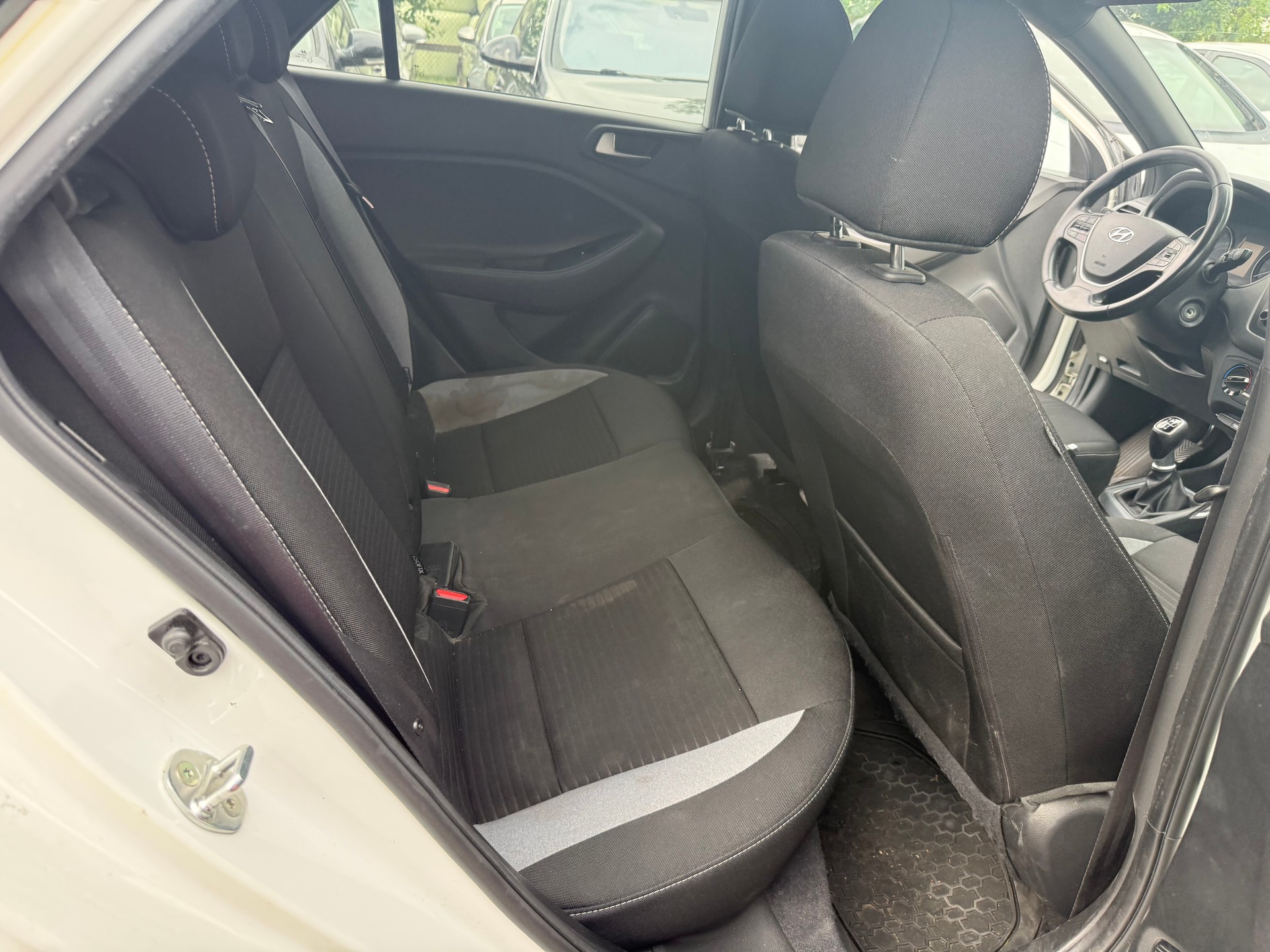 HYUNDAI i20 1.0 T-GDi Amplia-image-9
