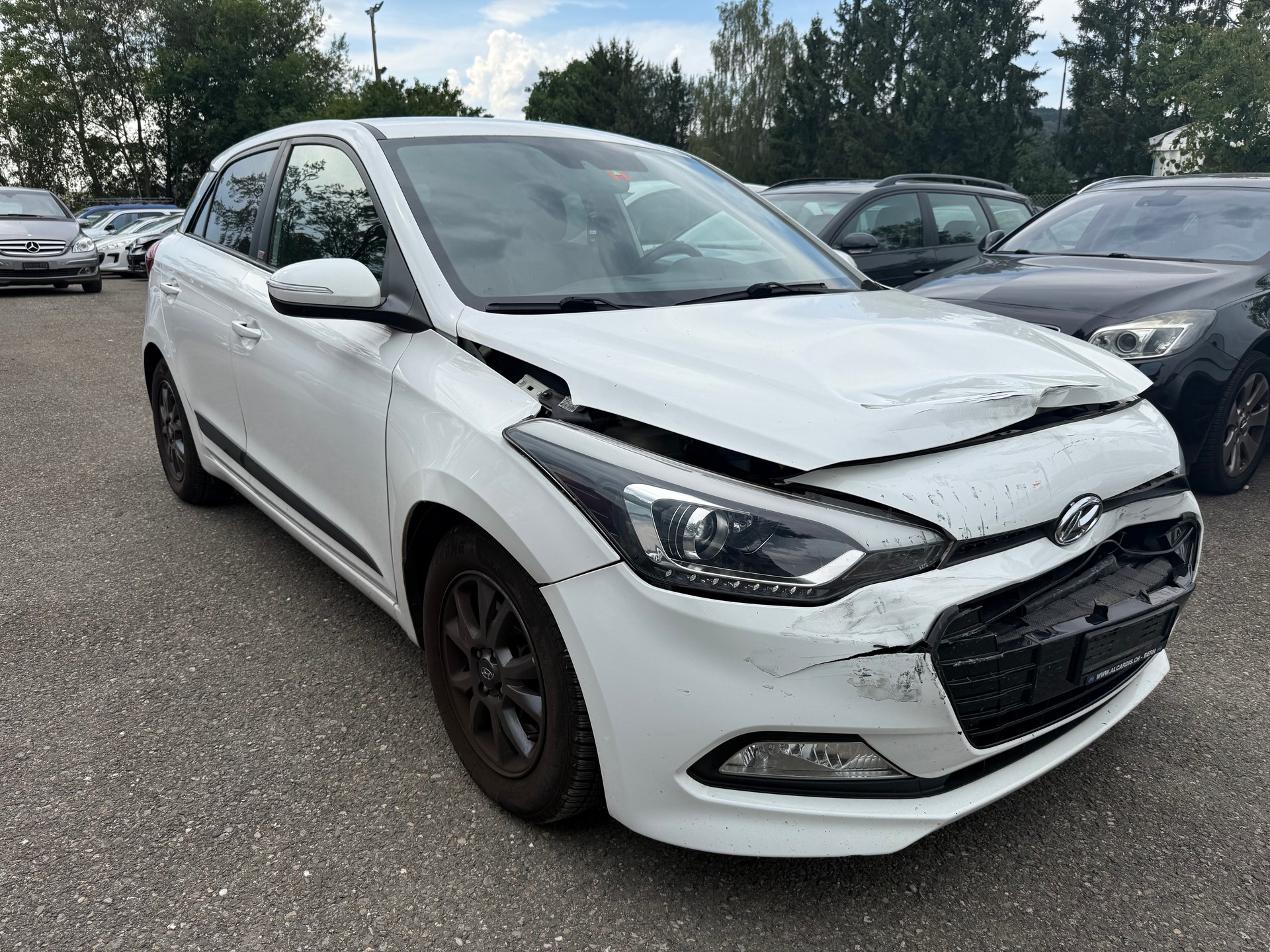 HYUNDAI i20 1.0 T-GDi Amplia-image-0