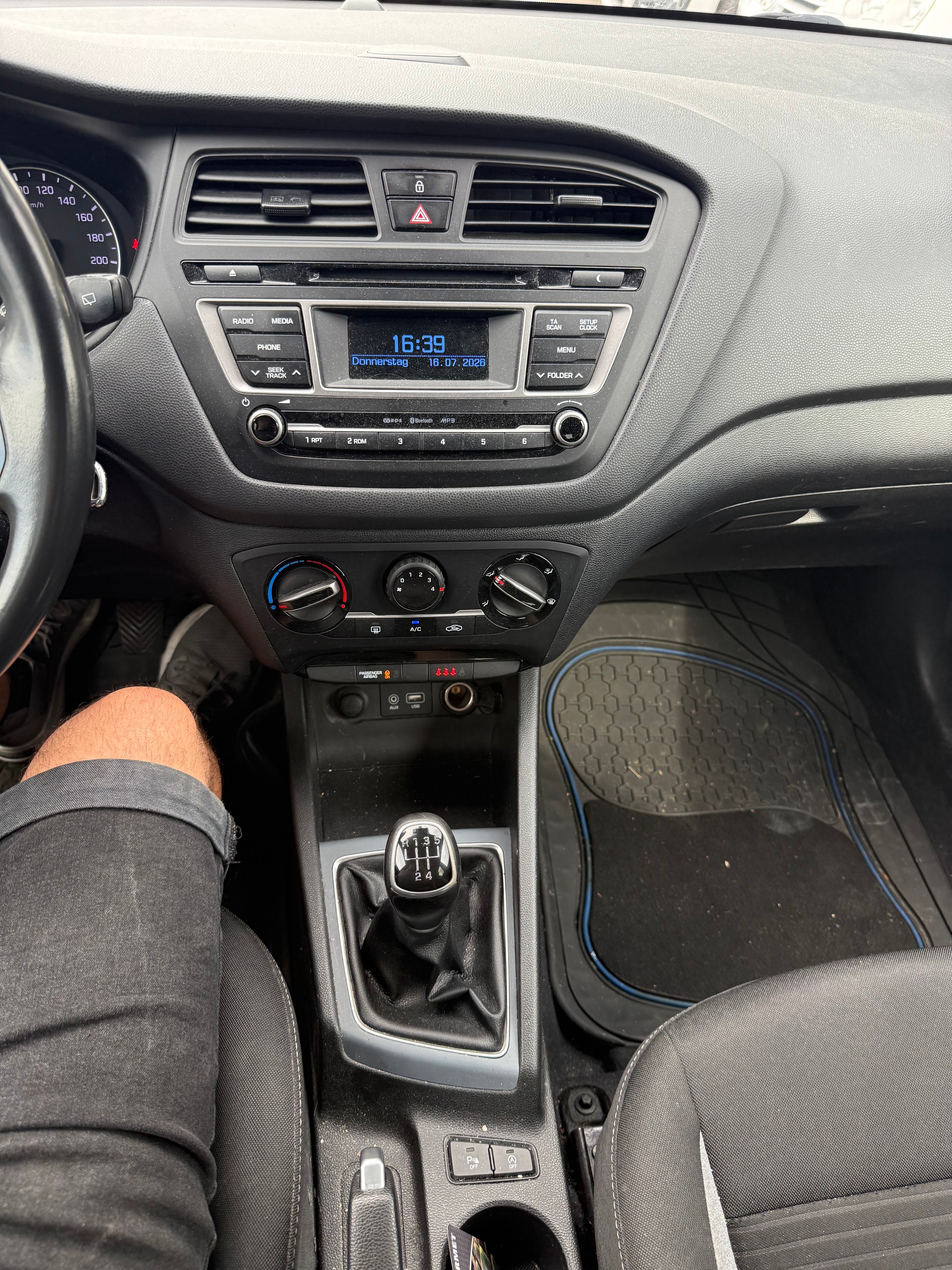 HYUNDAI i20 1.0 T-GDi Amplia-image-12