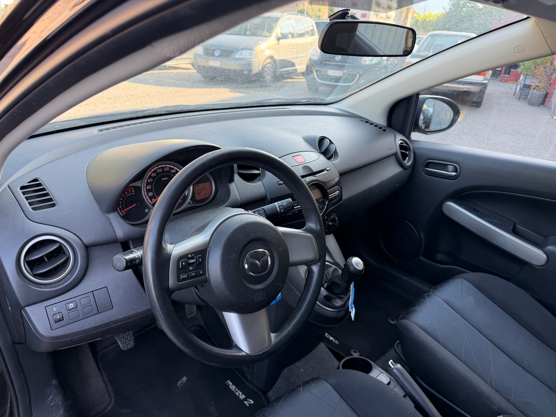 MAZDA 2 1.3i 16V Exclusive-image-9