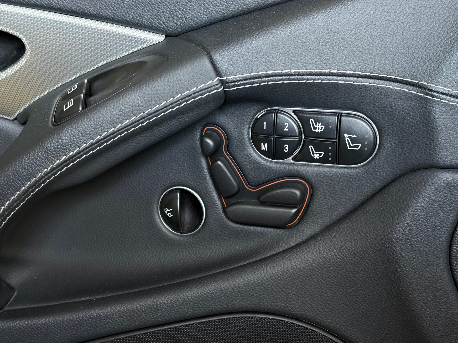 MERCEDES-BENZ SL 350 7G-Tronic * CH-Fahrzeug*1.Hand*Ab MFK*Kopfraumheizung*Sitzheizug+Sitzbelüftung*-image-11