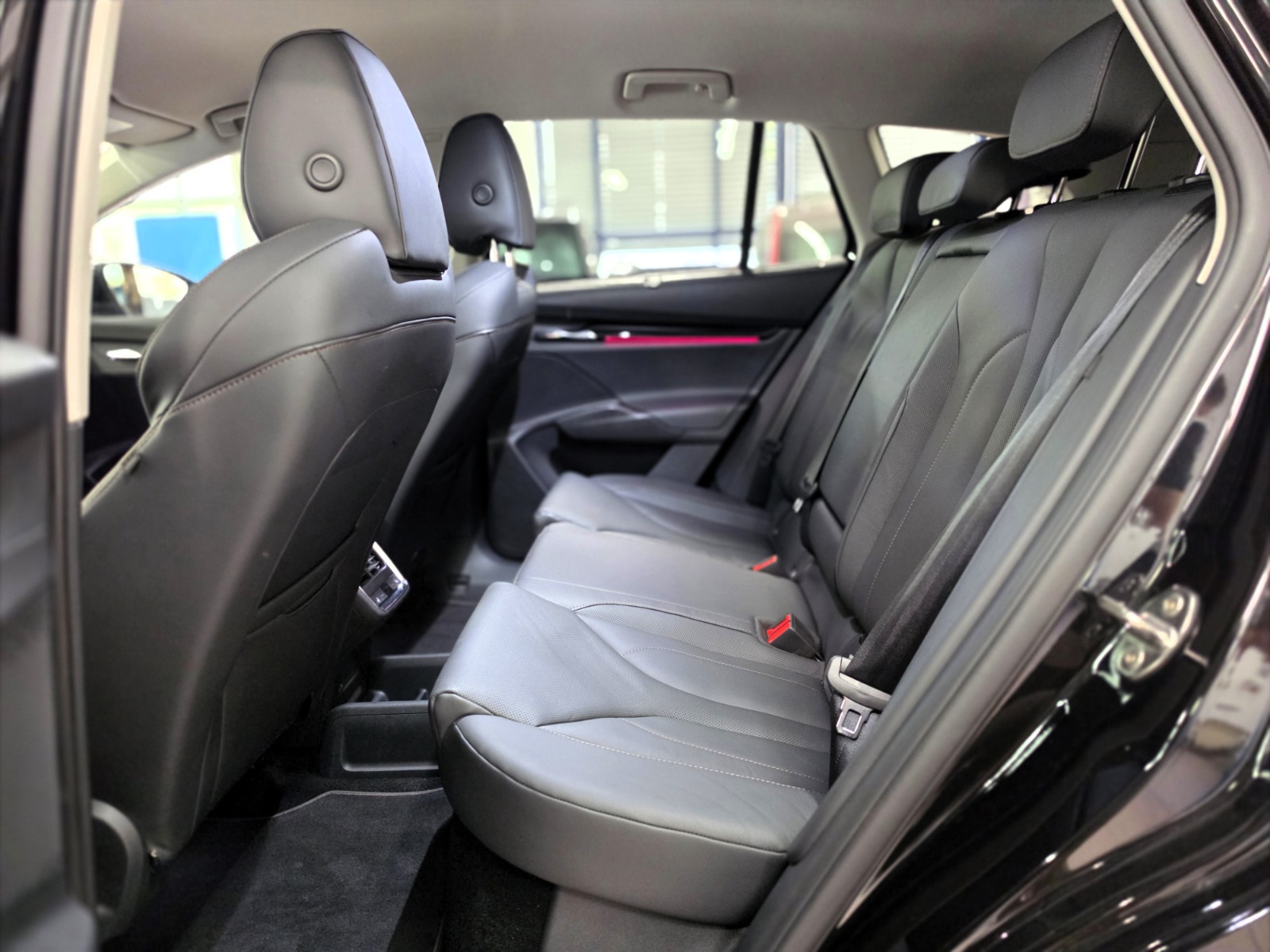 SKODA Enyaq 85-image-13