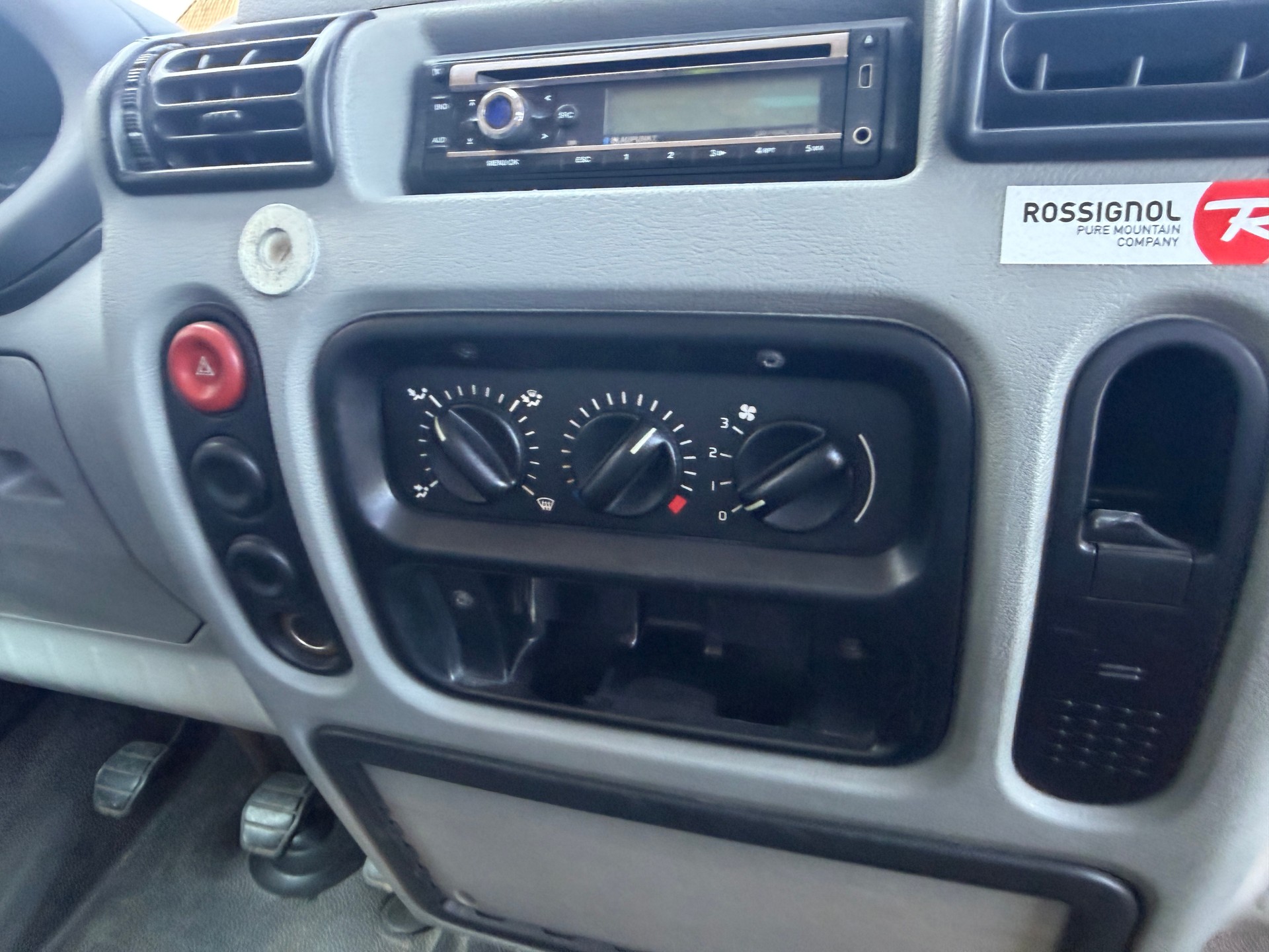 RENAULT T35 2.8tDi-image-6