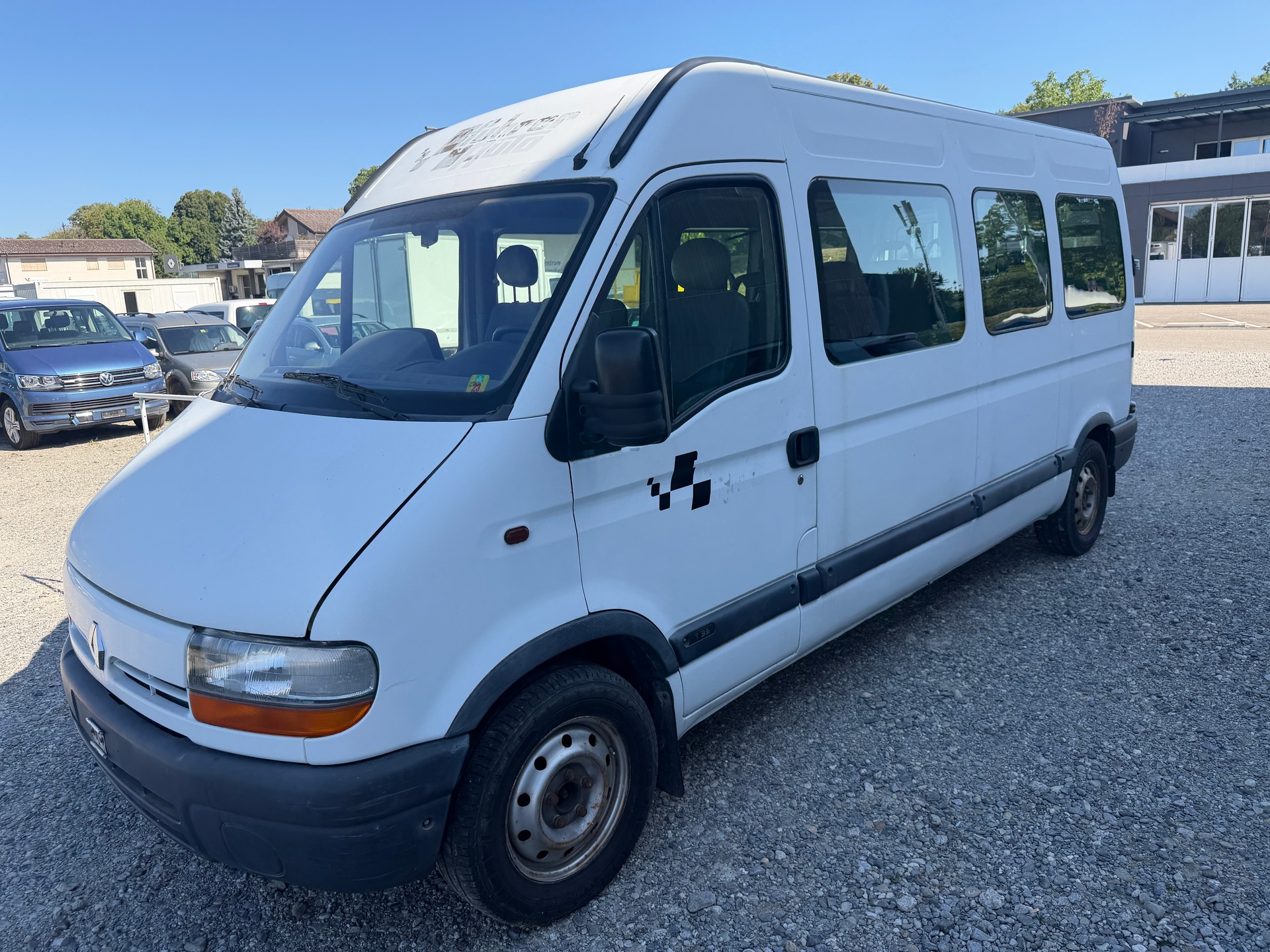 RENAULT T35 2.8tDi-image-0