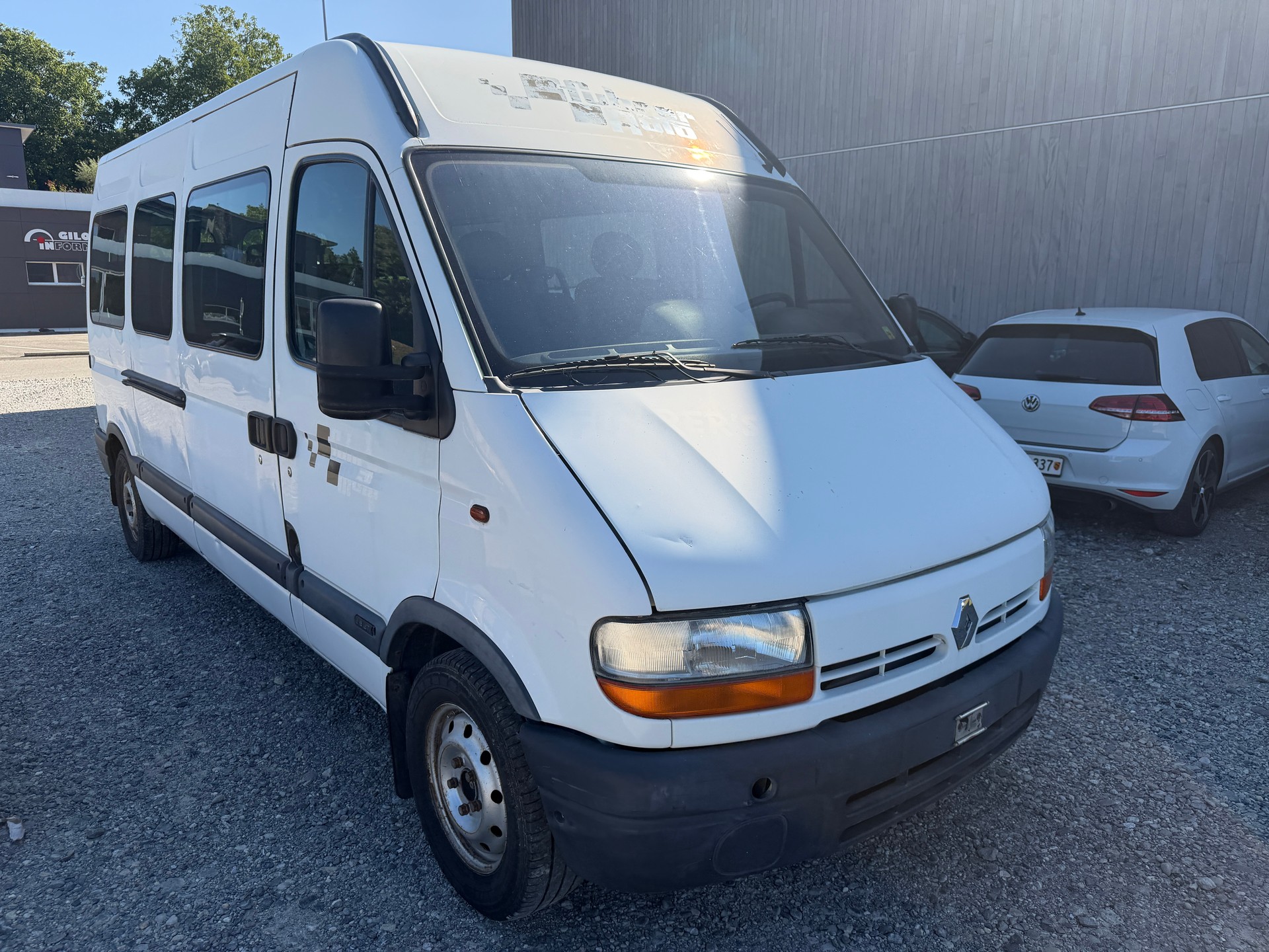 RENAULT T35 2.8tDi-image-1