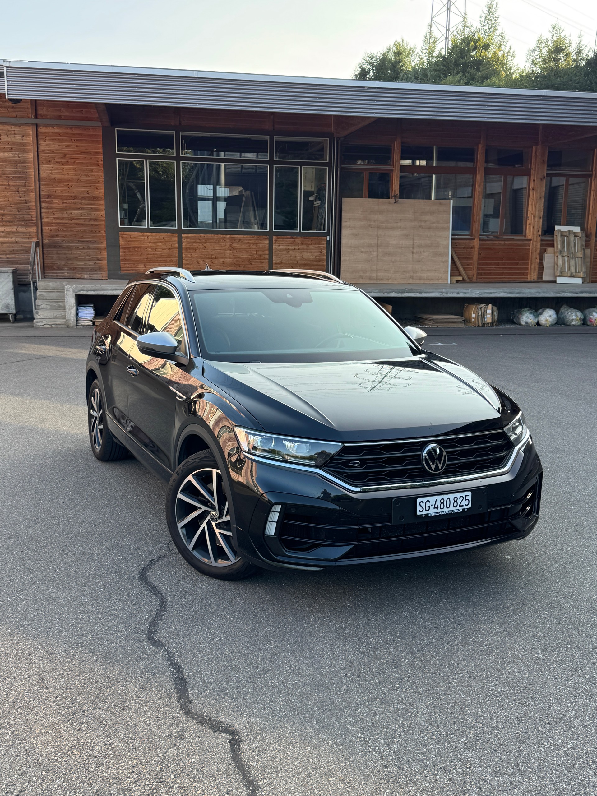 VW 2.0 TSI R DSG 4motion-image-0