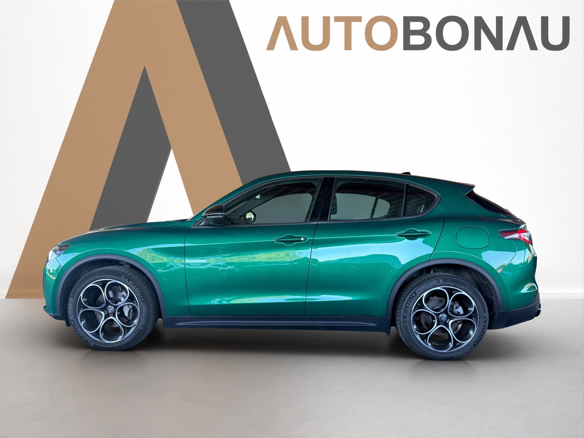 ALFA ROMEO Stelvio 2.0 MA 280 Sprint Q4 Verde Montreal-showroom-element-1
