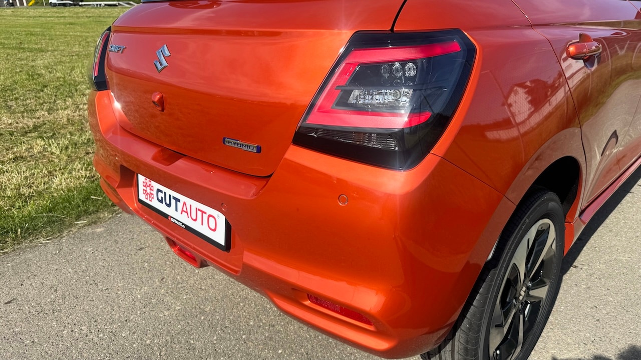SUZUKI NEW SWIFT 1.2 COMPACT TOP HYBRID 4X4-image-11
