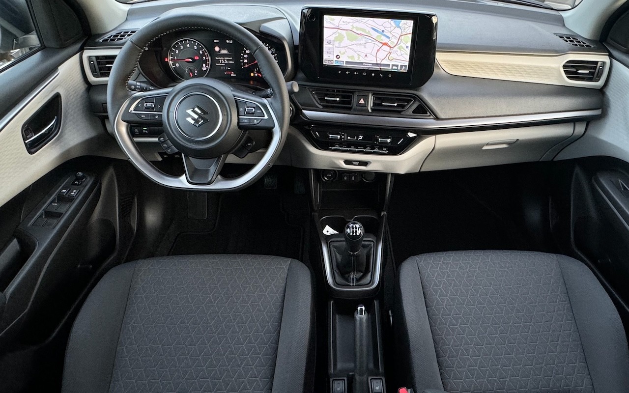 SUZUKI NEW SWIFT 1.2 COMPACT TOP HYBRID 4X4-image-15
