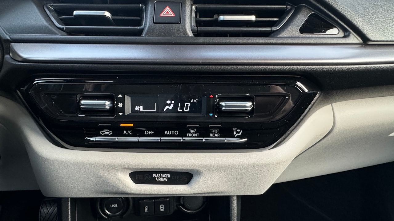 SUZUKI NEW SWIFT 1.2 COMPACT TOP HYBRID 4X4-image-26