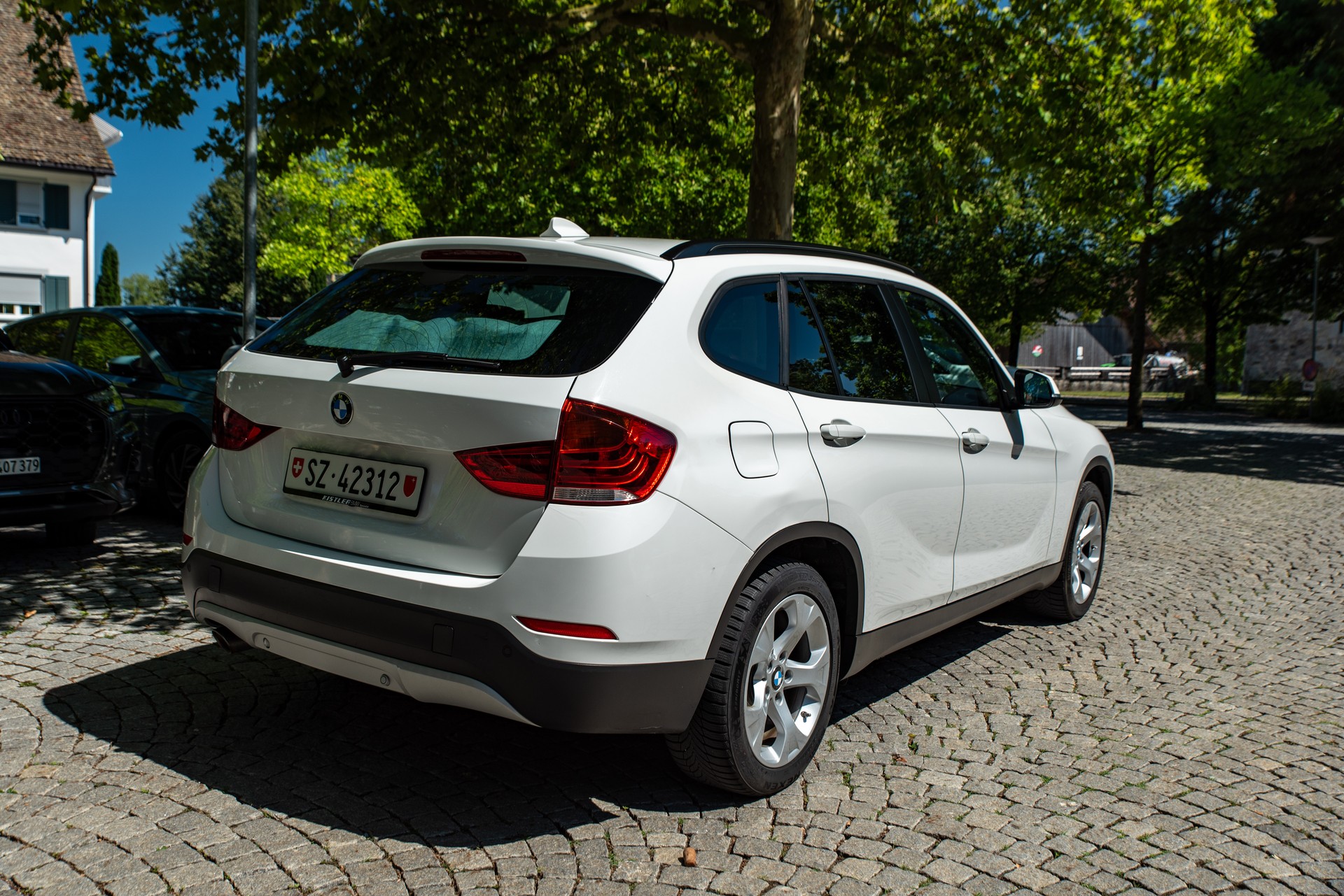 BMW 18d xDrive-image-5