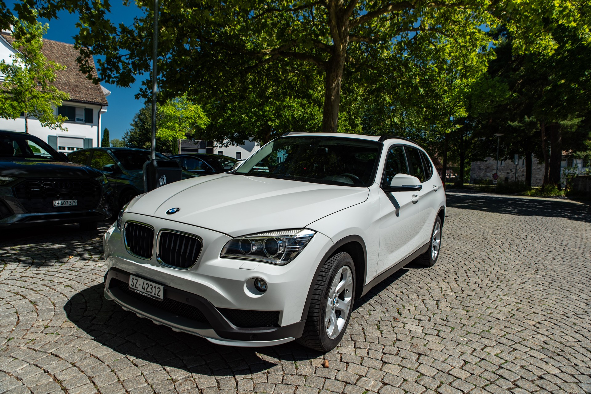 BMW 18d xDrive-image-0