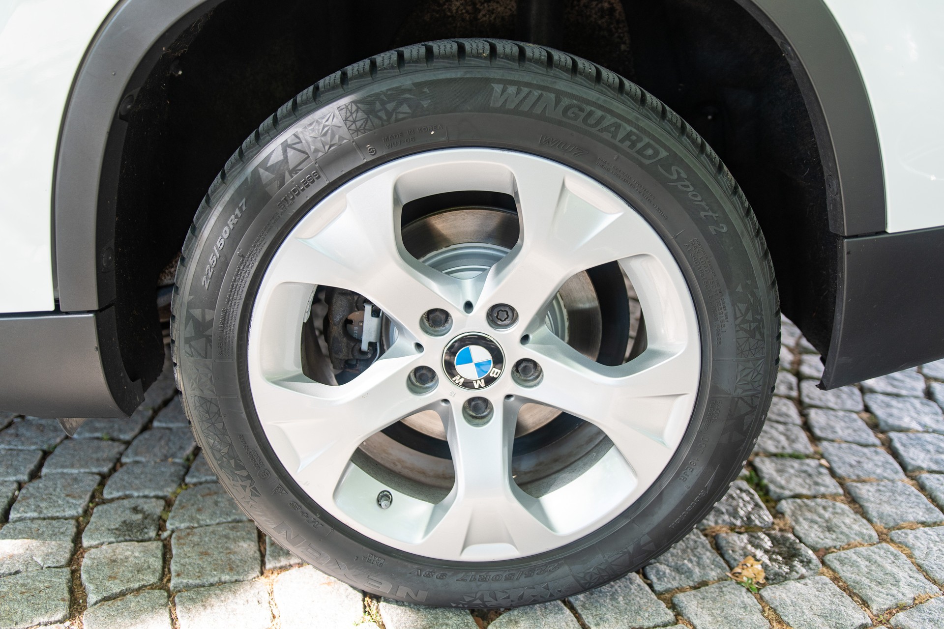 BMW 18d xDrive-image-12