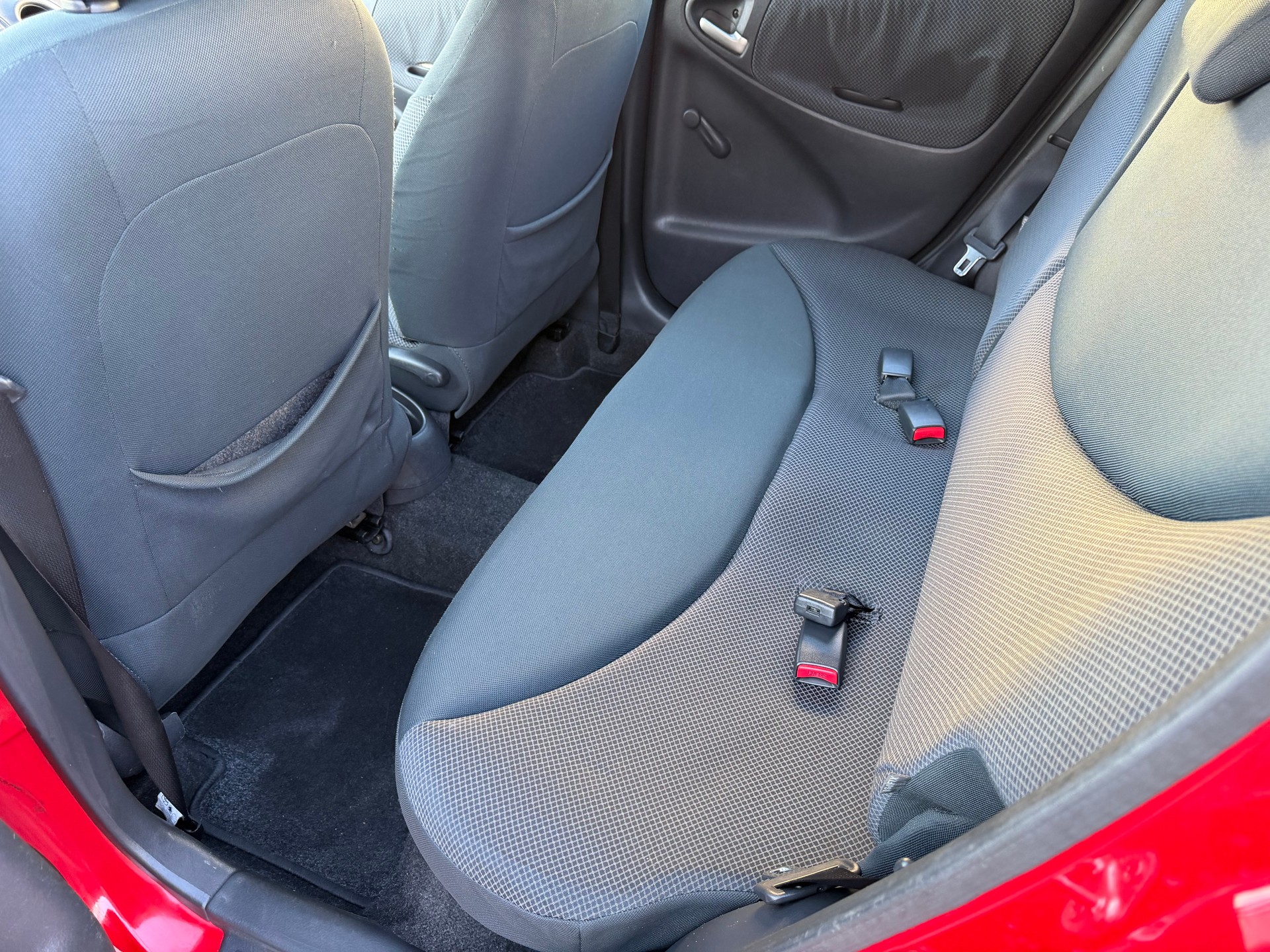 TOYOTA Yaris 1.3 Linea Sol-image-8