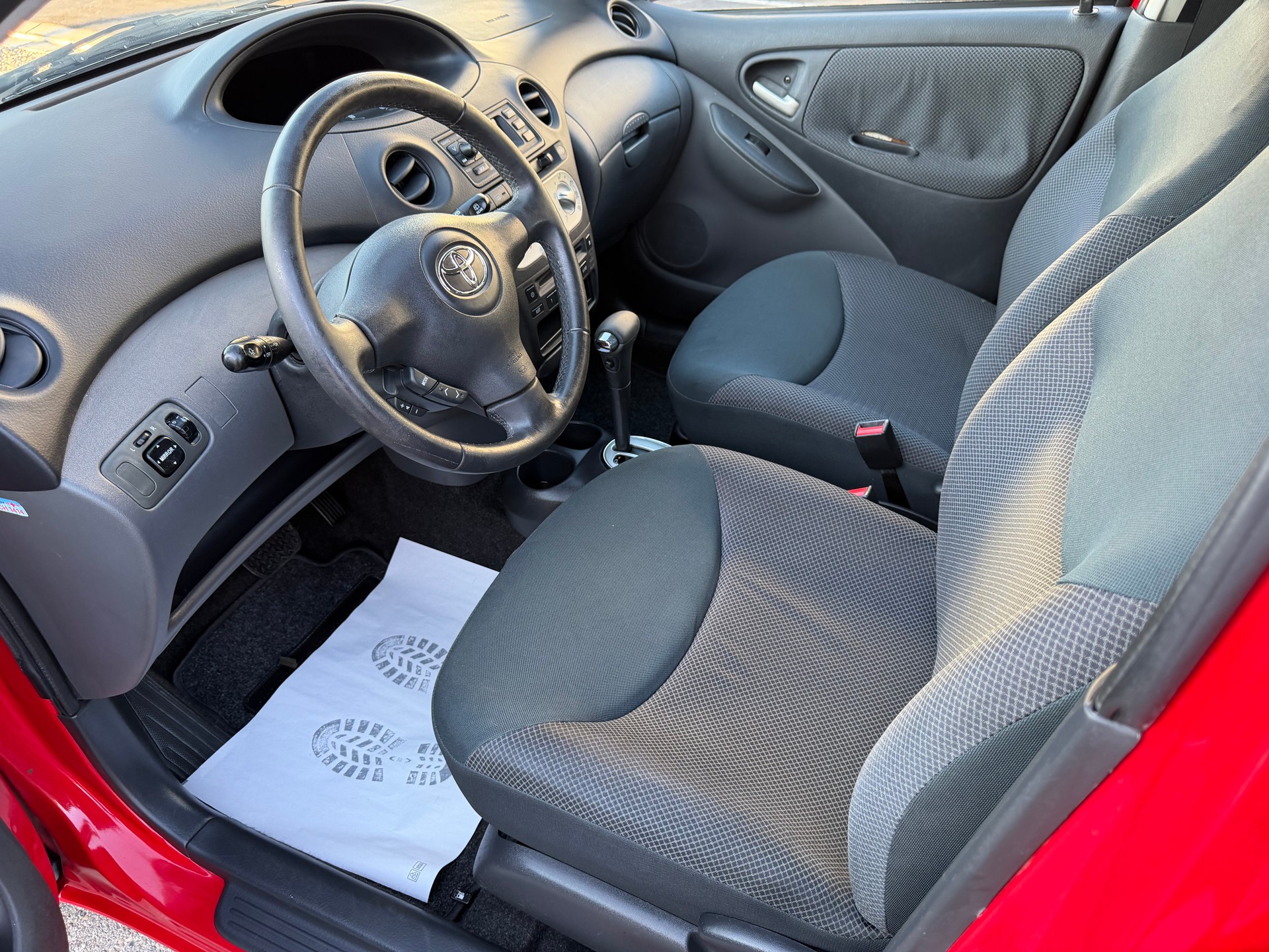 TOYOTA Yaris 1.3 Linea Sol-image-7