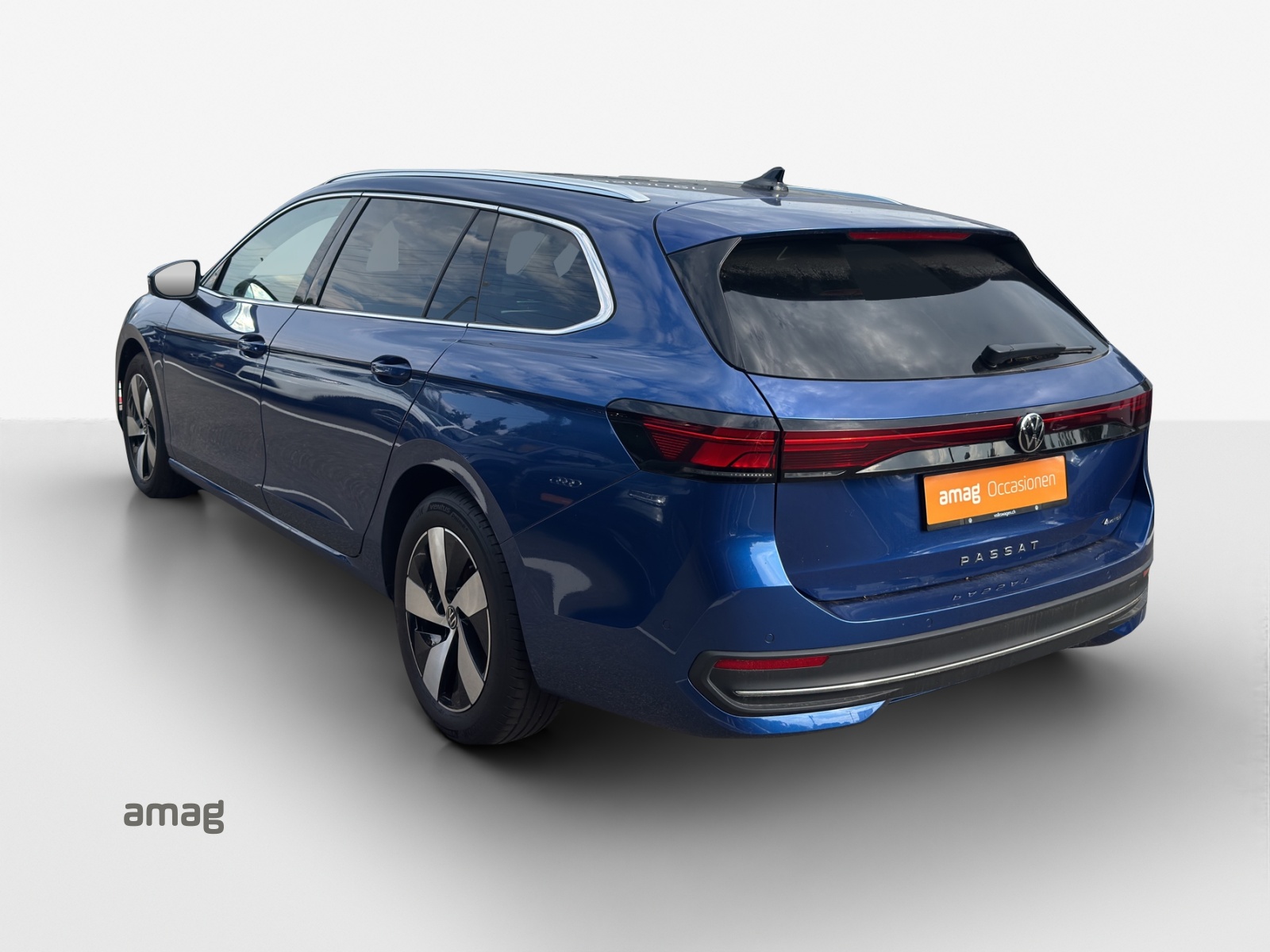 VW Passat Variant 2.0 TDI evo Business 4 Motion DSG-image-2