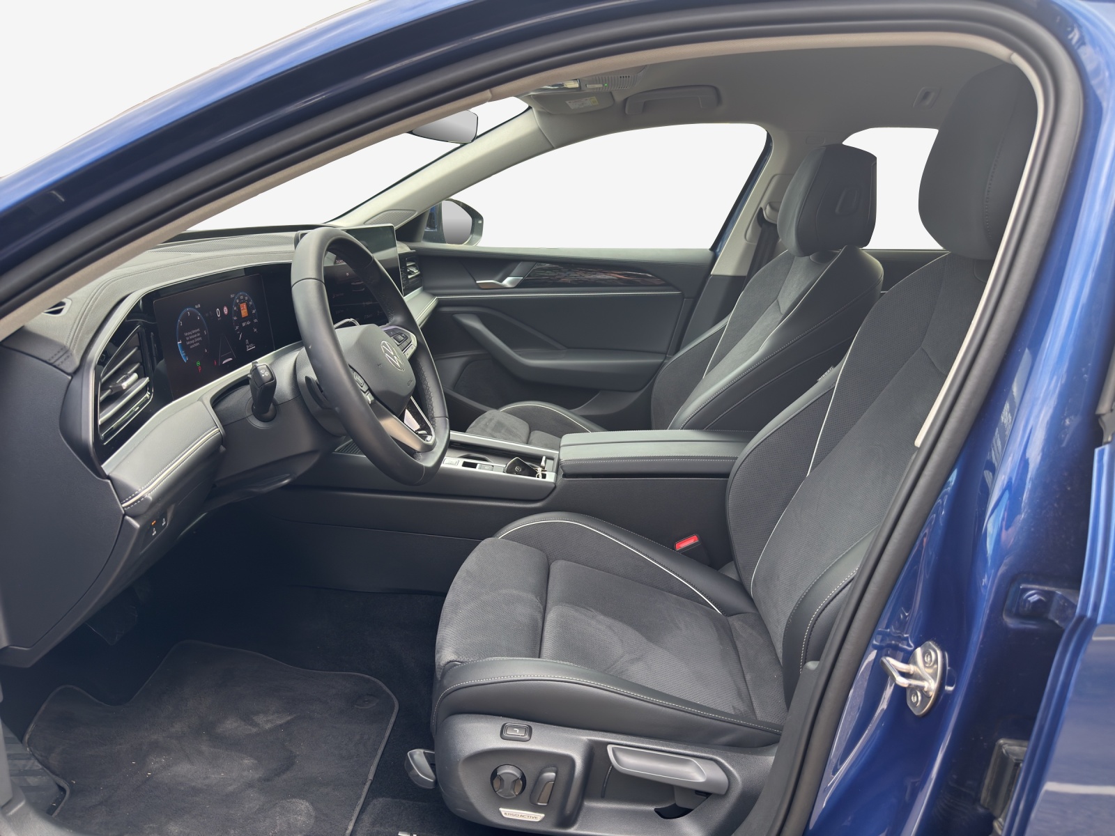 VW Passat Variant 2.0 TDI evo Business 4 Motion DSG-image-7