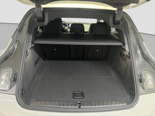 BMW iX xDrive40-image-11