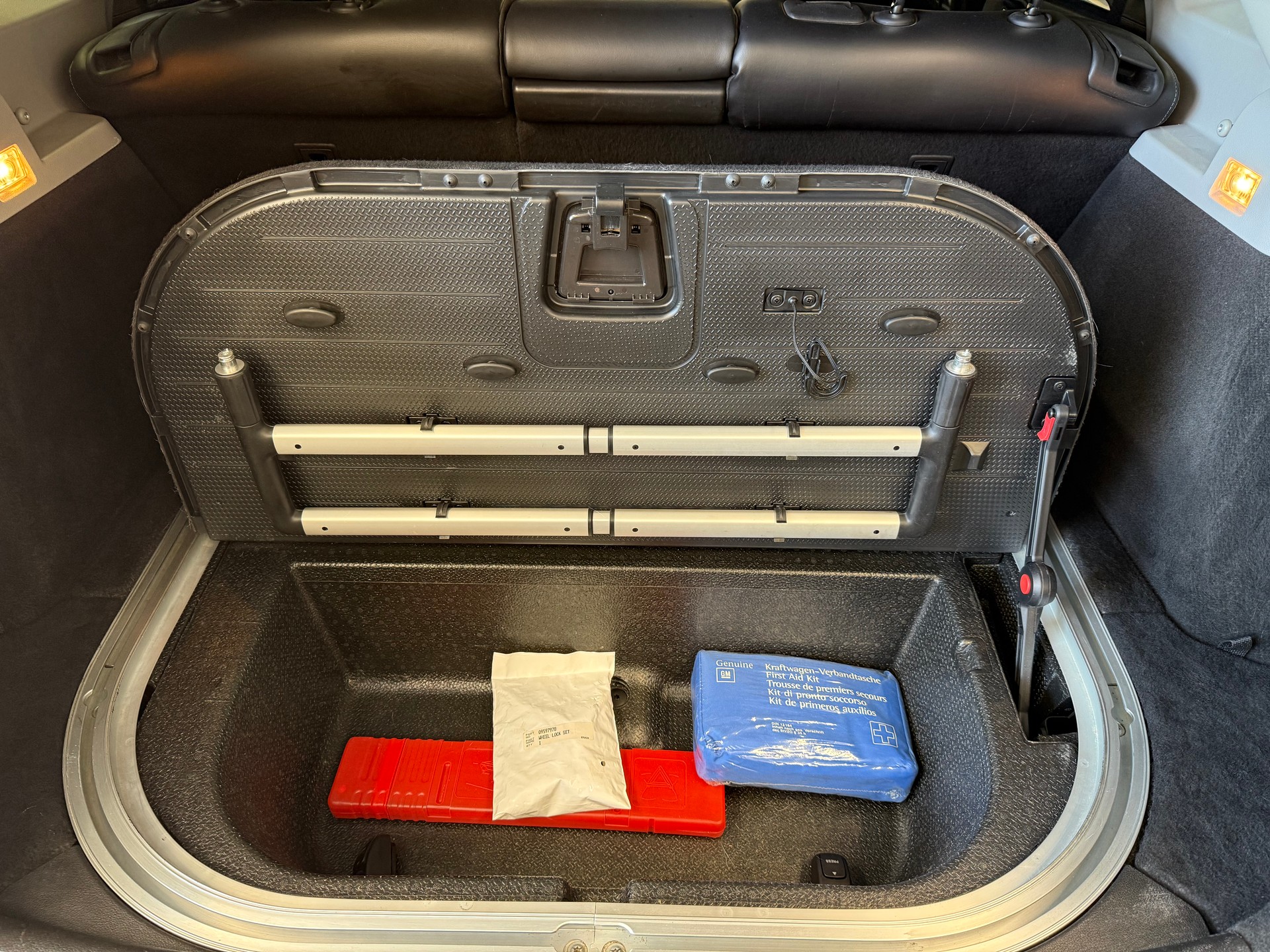 CADILLAC SRX 3.6 V6 Premium 4WD Automatic-image-22