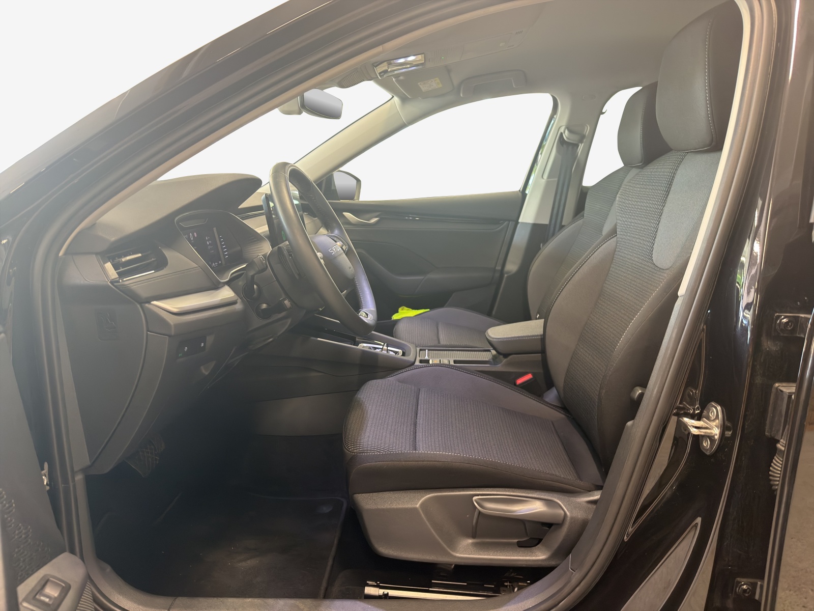 SKODA Octavia Combi 2.0 TDI DSG Selection-image-7
