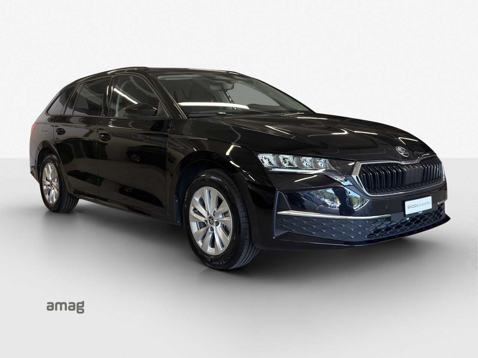 SKODA Octavia Combi 2.0 TDI DSG Selection-image-5