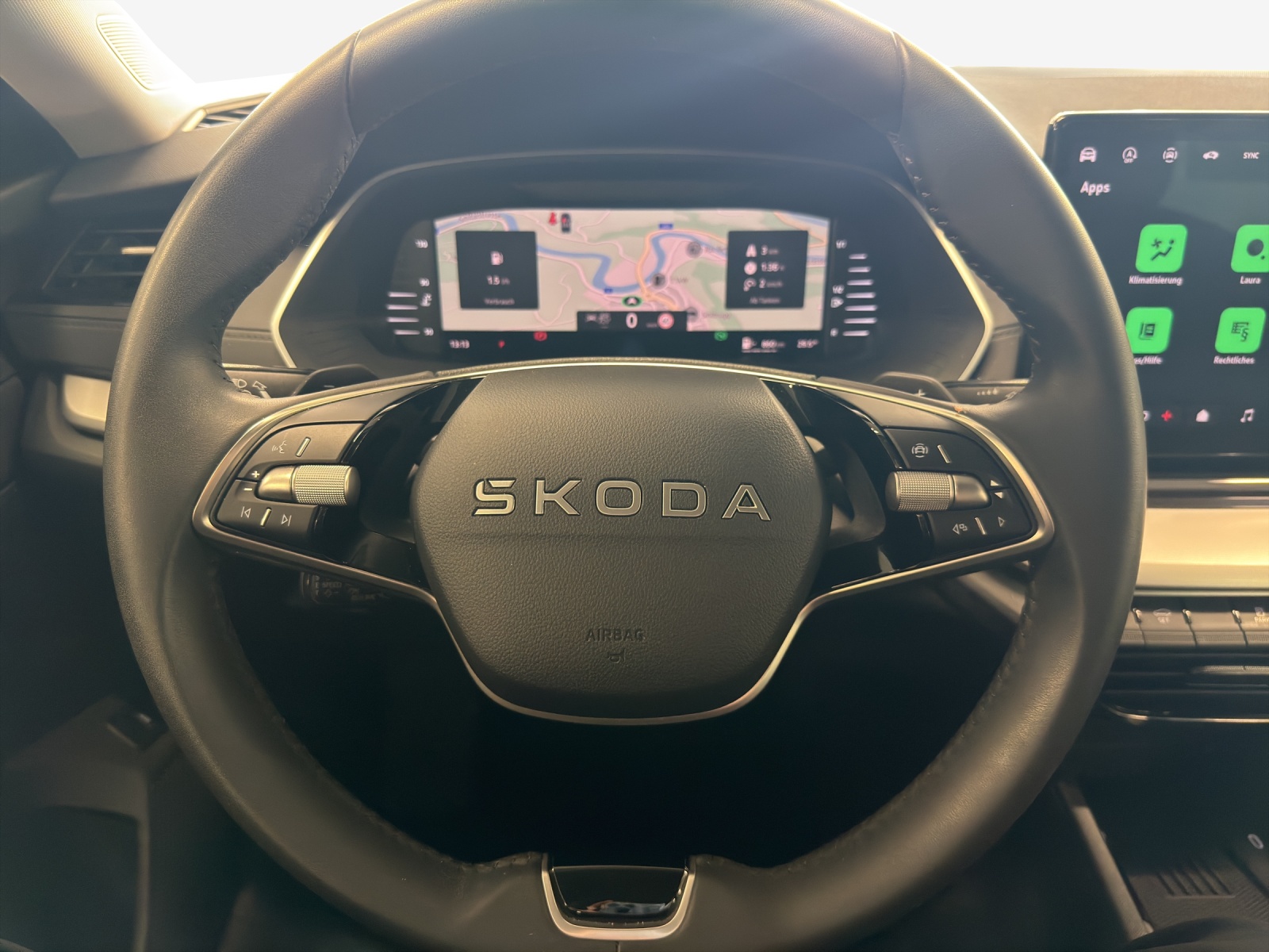 SKODA Octavia Combi 2.0 TDI DSG Selection-image-9