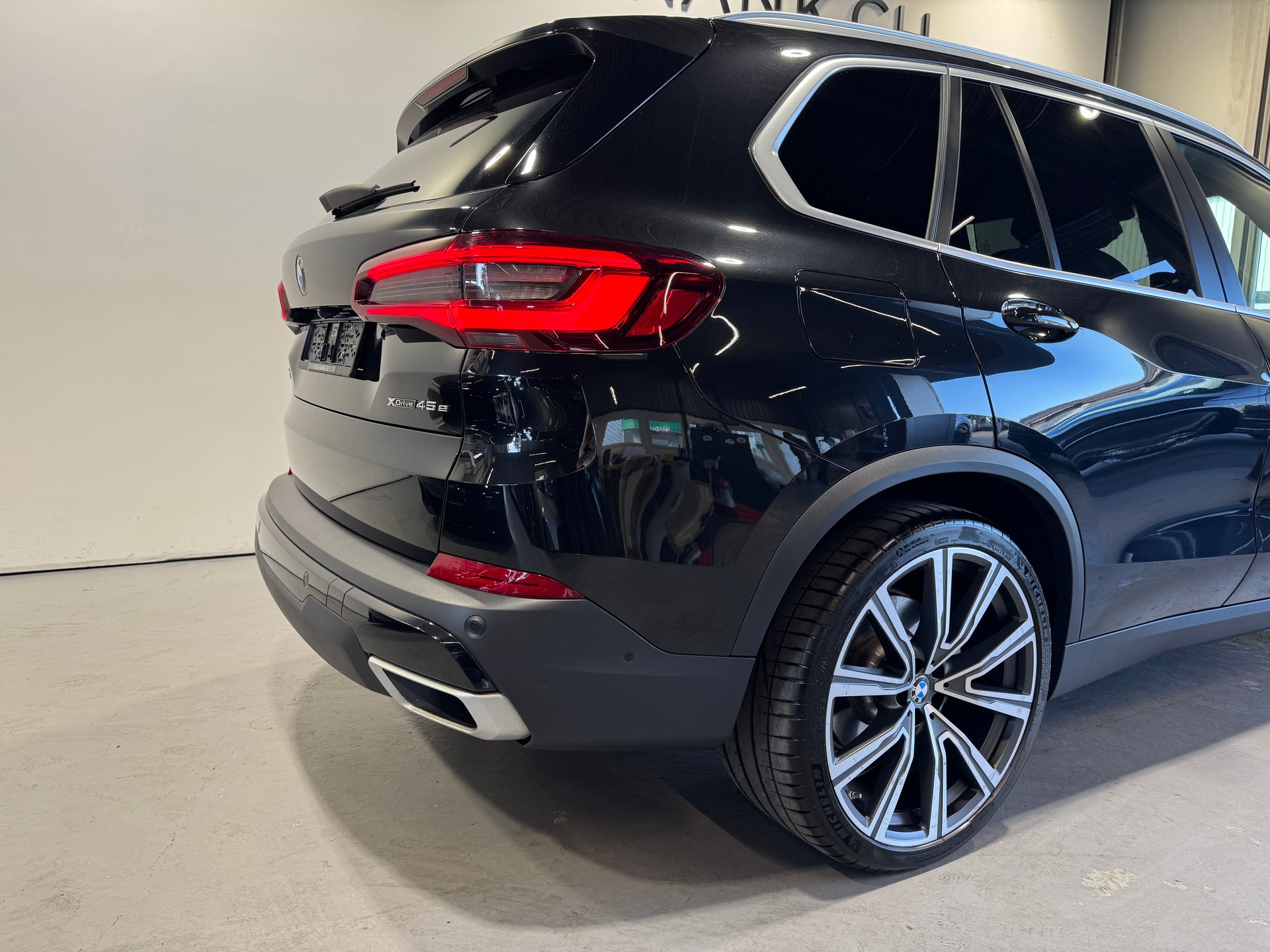BMW X5 45e xDrive SAG-image-16