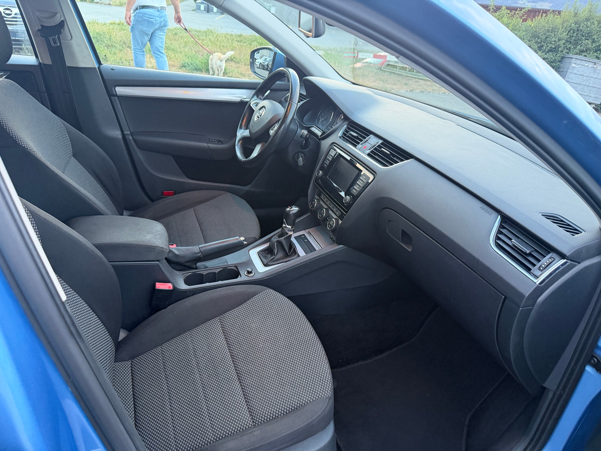 SKODA Octavia Combi 2.0 TDI L&K 4x4-image-10