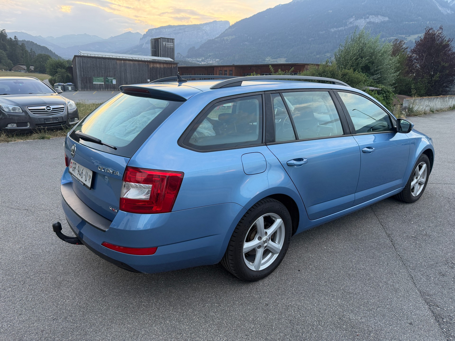 SKODA Octavia Combi 2.0 TDI L&K 4x4-image-4