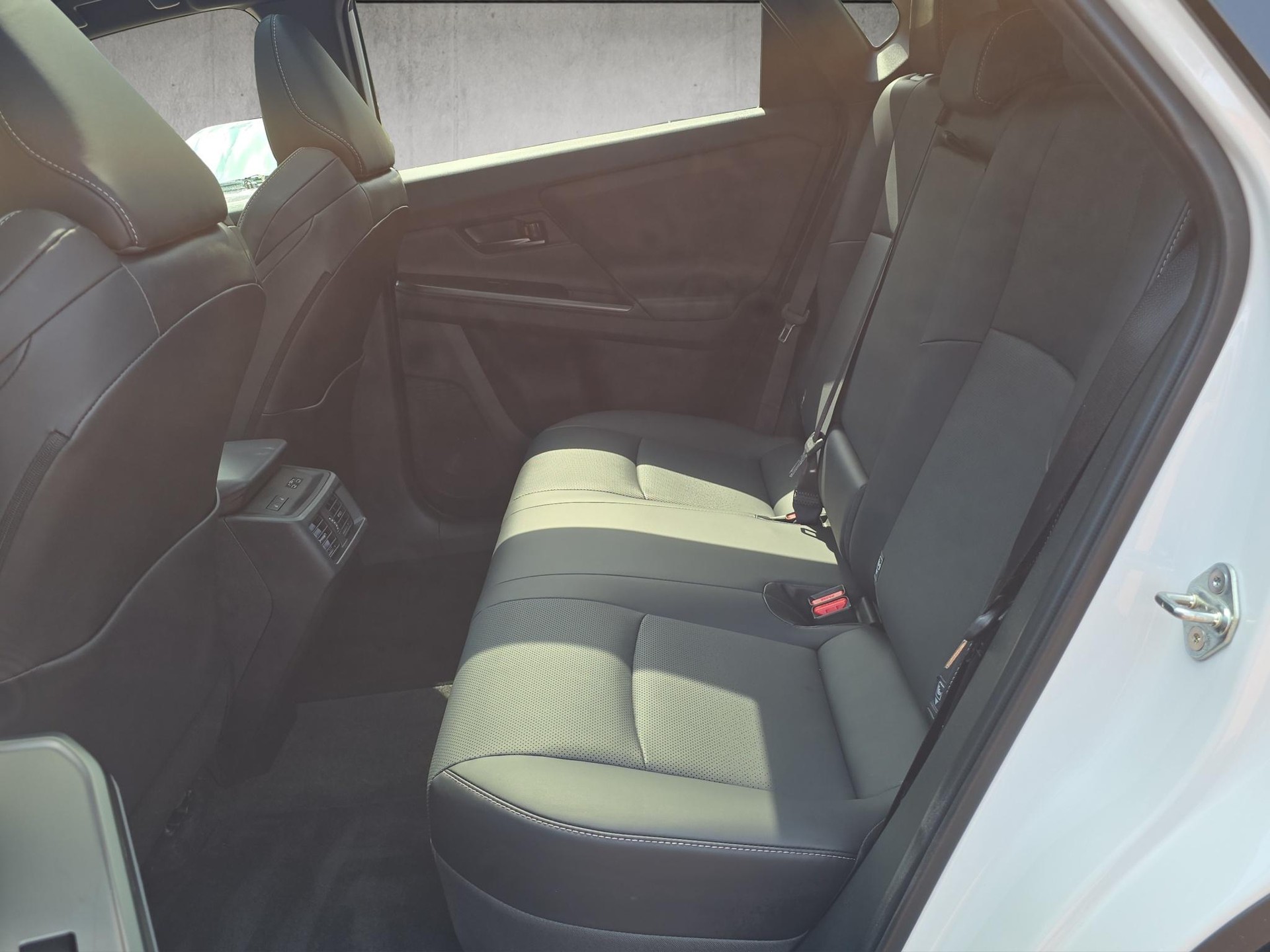 TOYOTA bZ4X Premium AWD-image-12