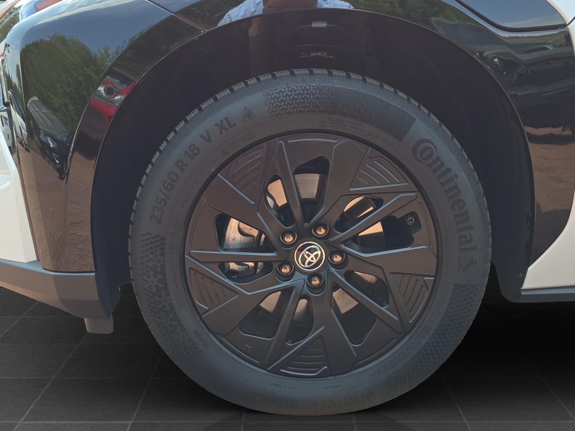 TOYOTA bZ4X Premium AWD-image-14