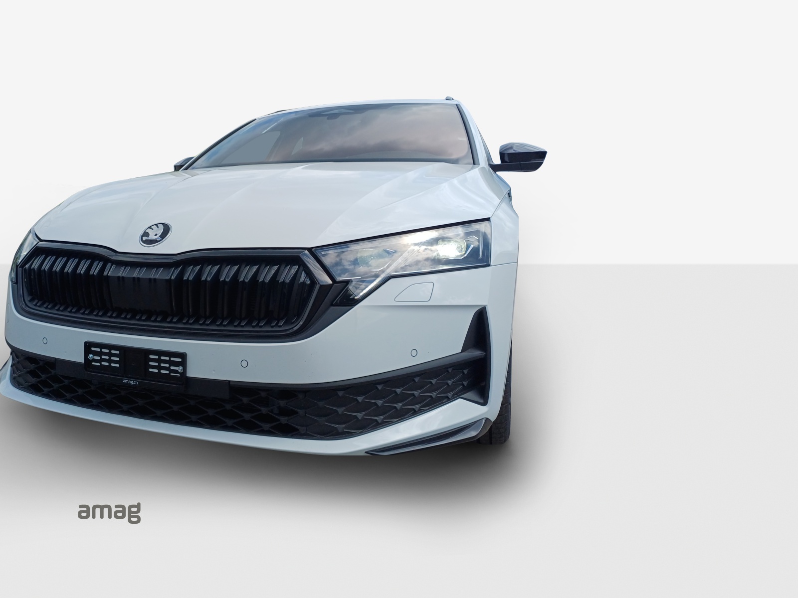 SKODA Octavia Combi 2.0 TSI DSG Dynamic 4x4-image-13