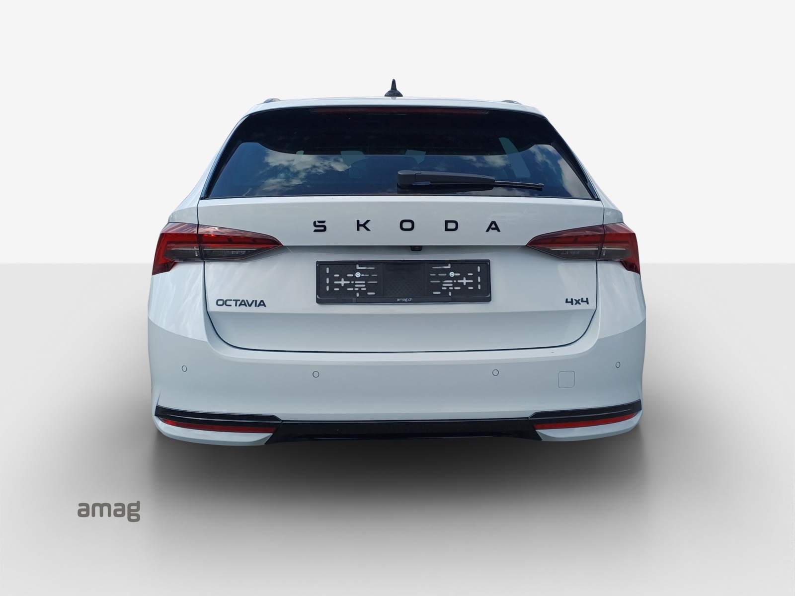 SKODA Octavia Combi 2.0 TSI DSG Dynamic 4x4-image-3
