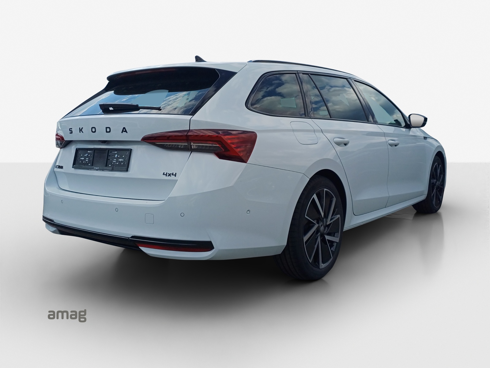 SKODA Octavia Combi 2.0 TSI DSG Dynamic 4x4-image-4